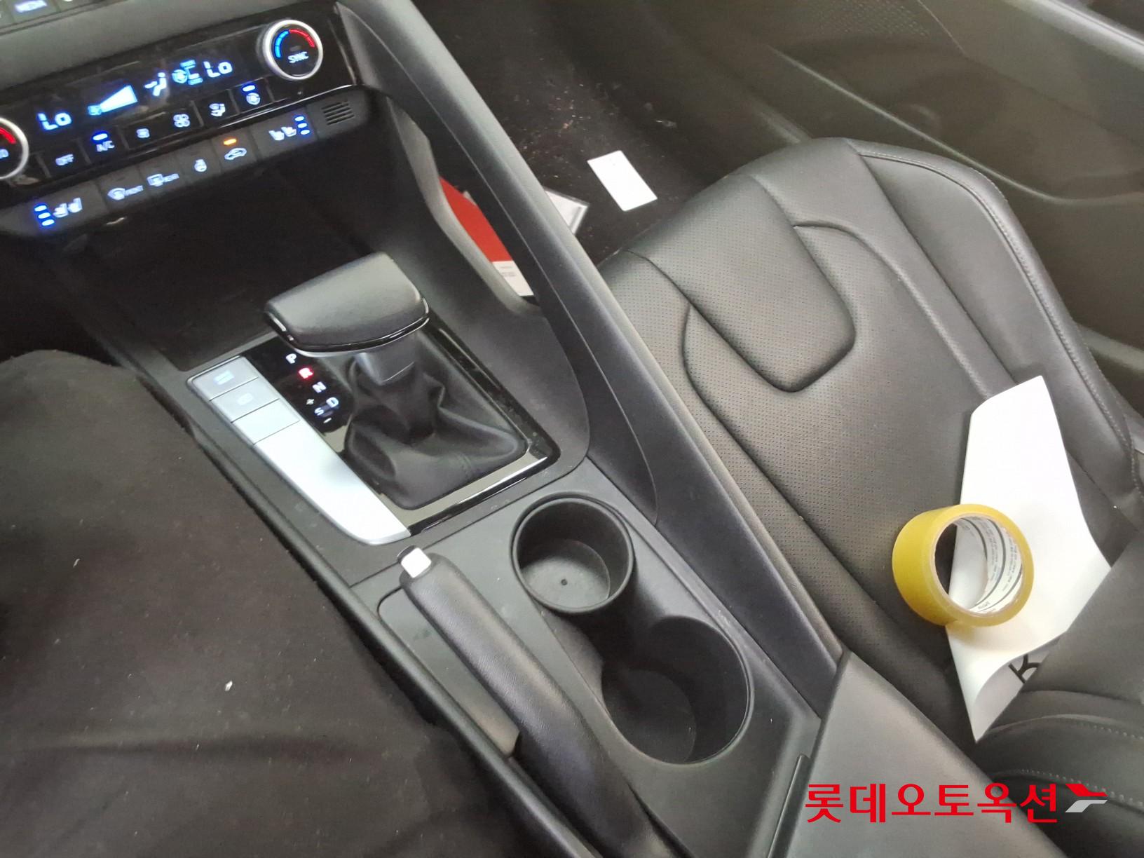 Hyundai Elantra - 34