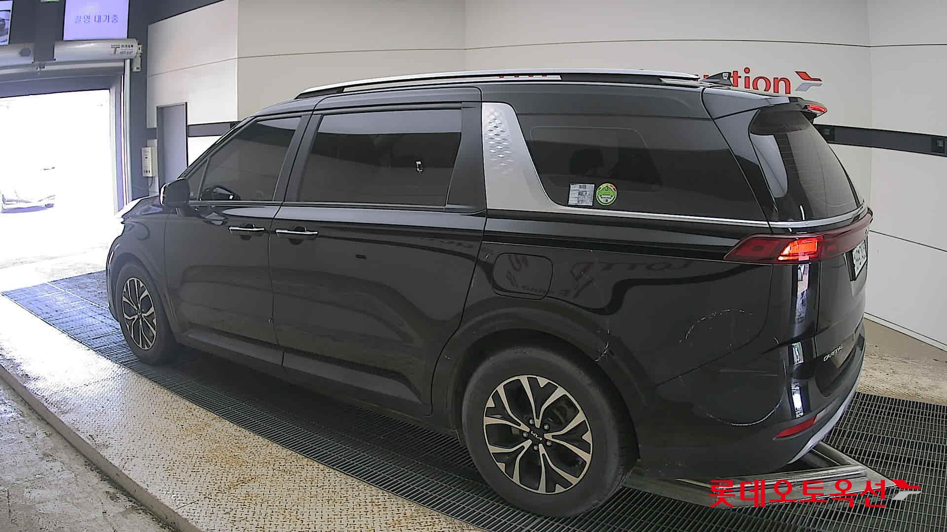 Kia Carnival - 15