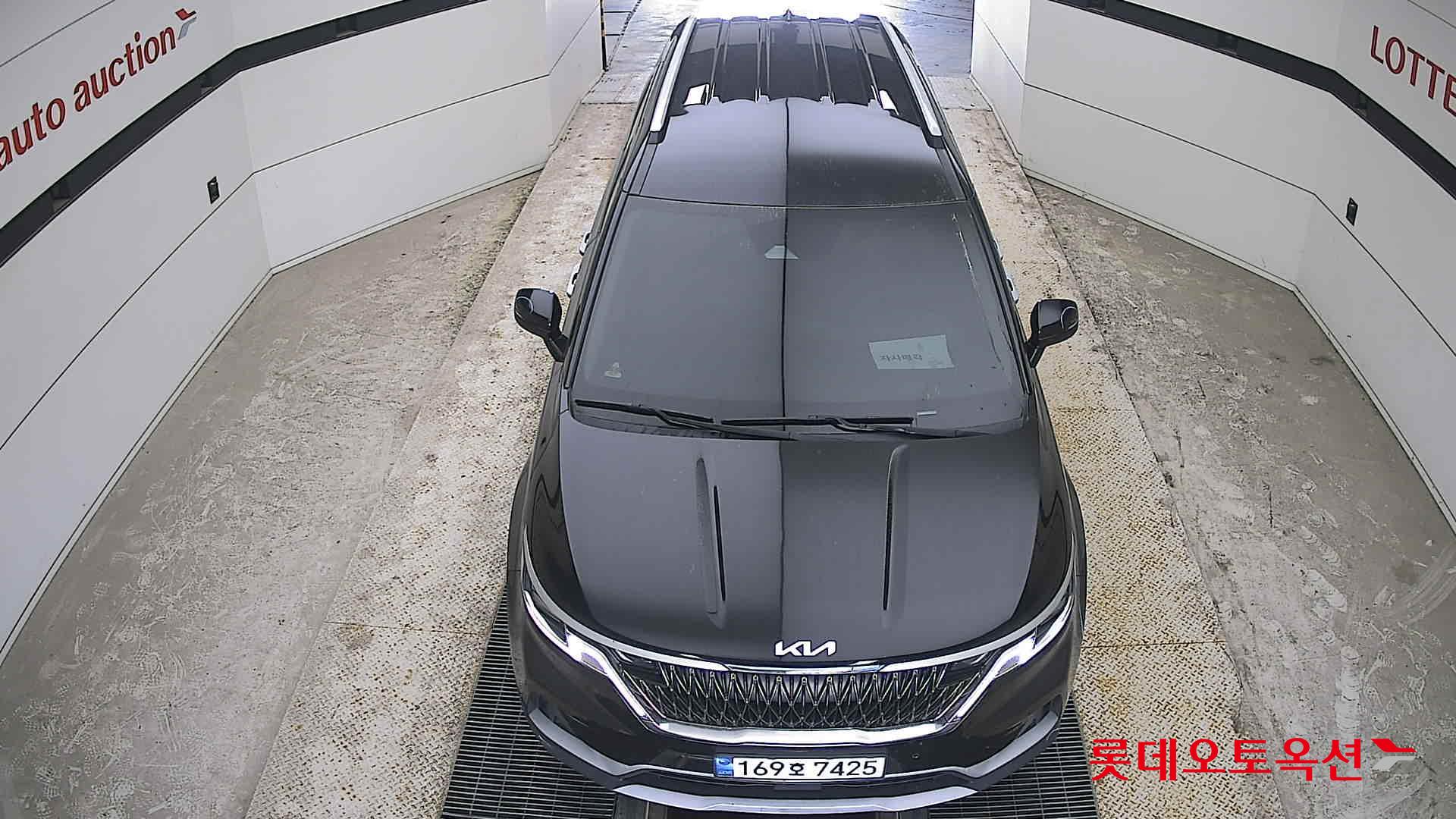 Kia Carnival - 7