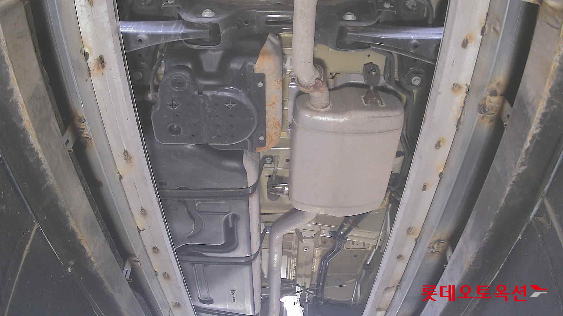 Kia Carnival - 2