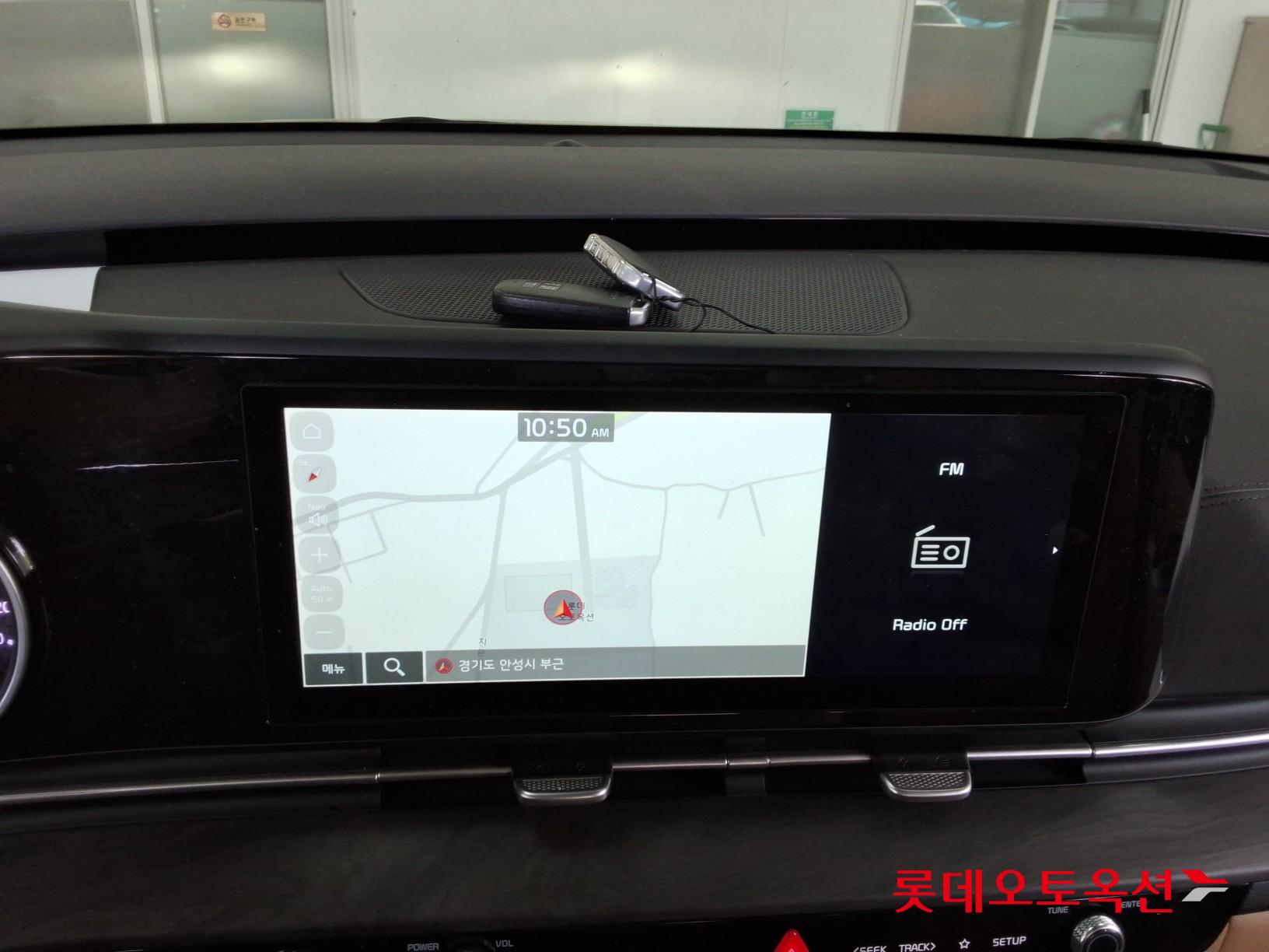 Kia Carnival - 32