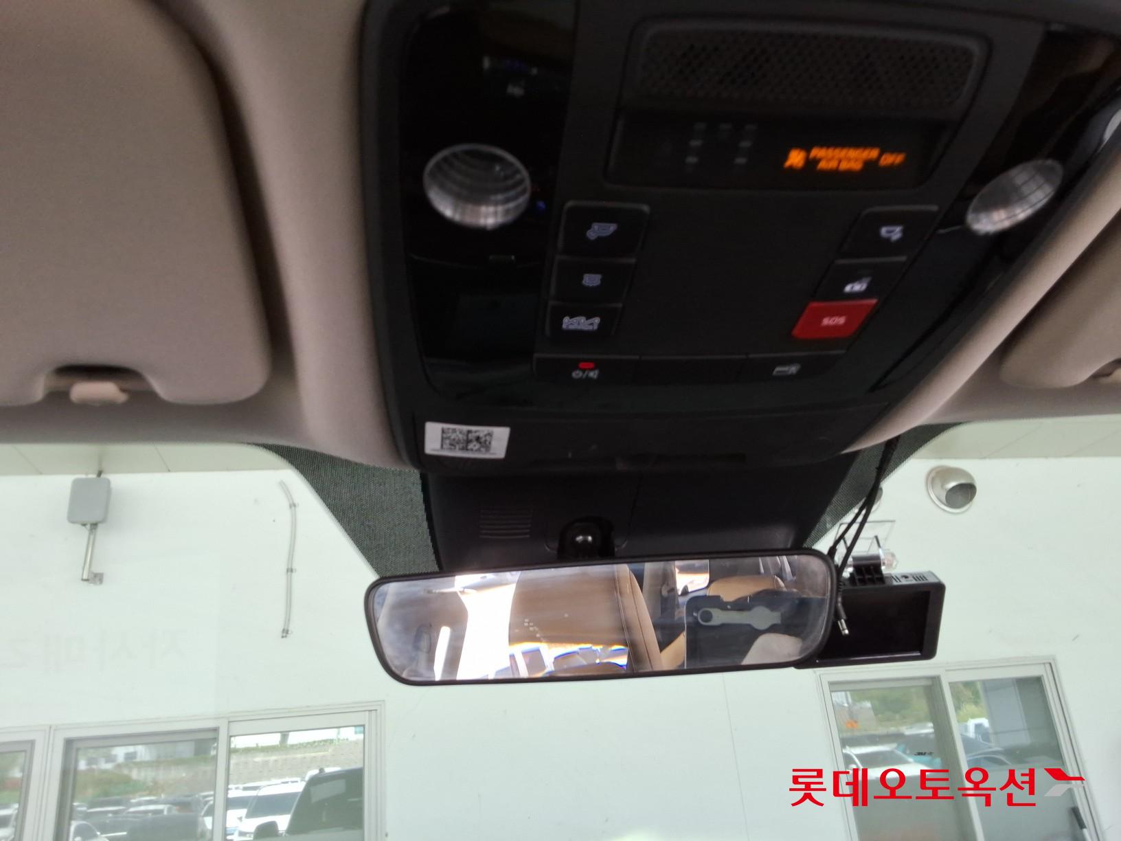 Kia Carnival - 35