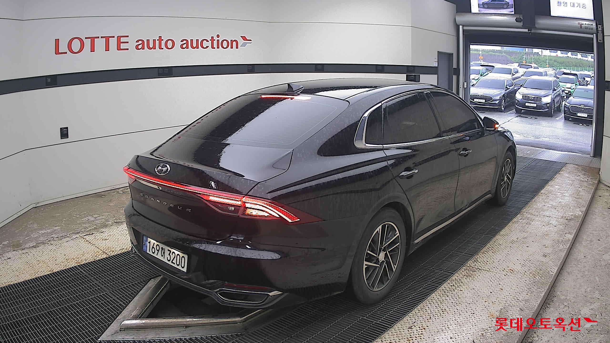 2022 - hyundai grandeur