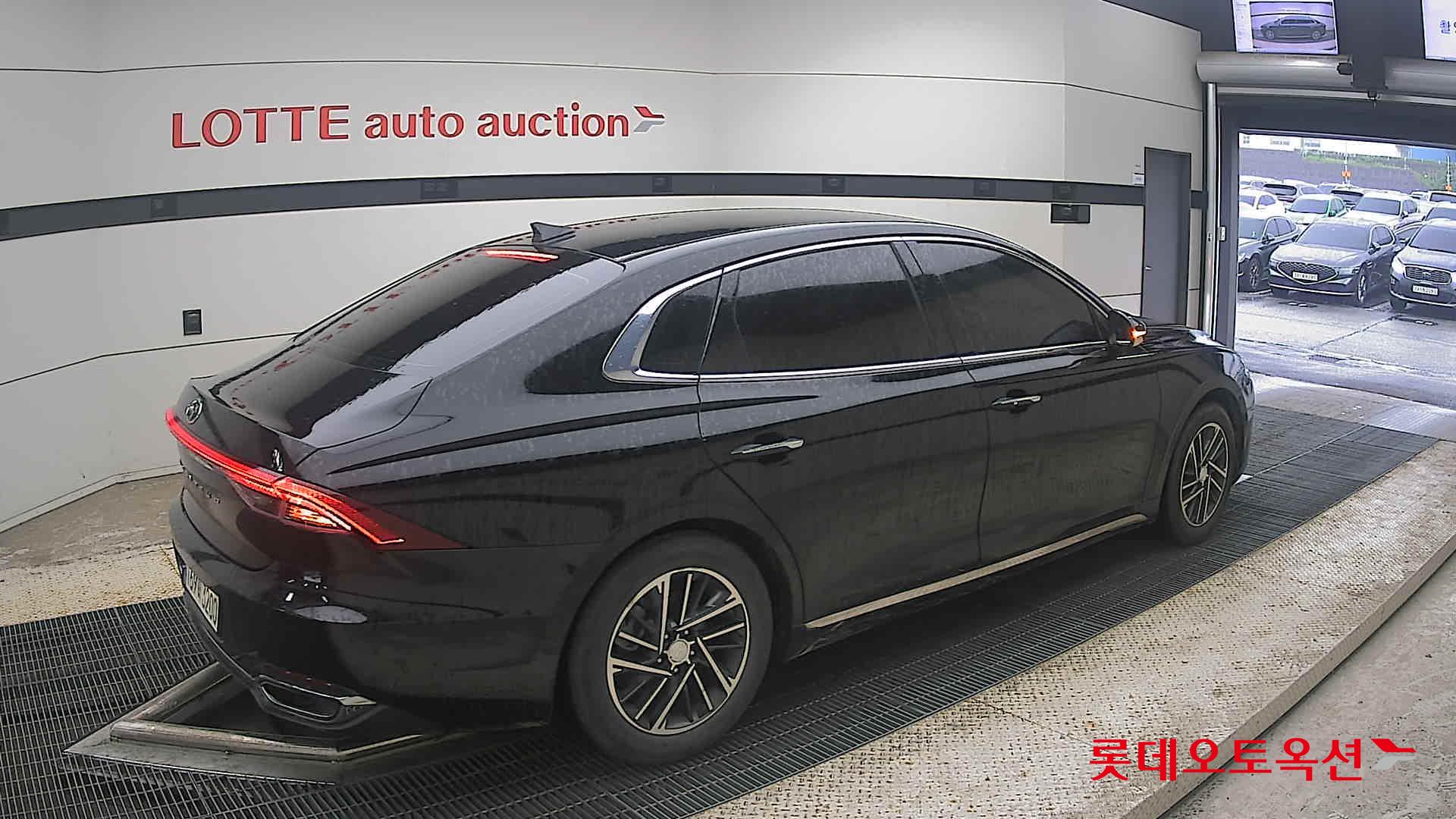 2022 - hyundai grandeur