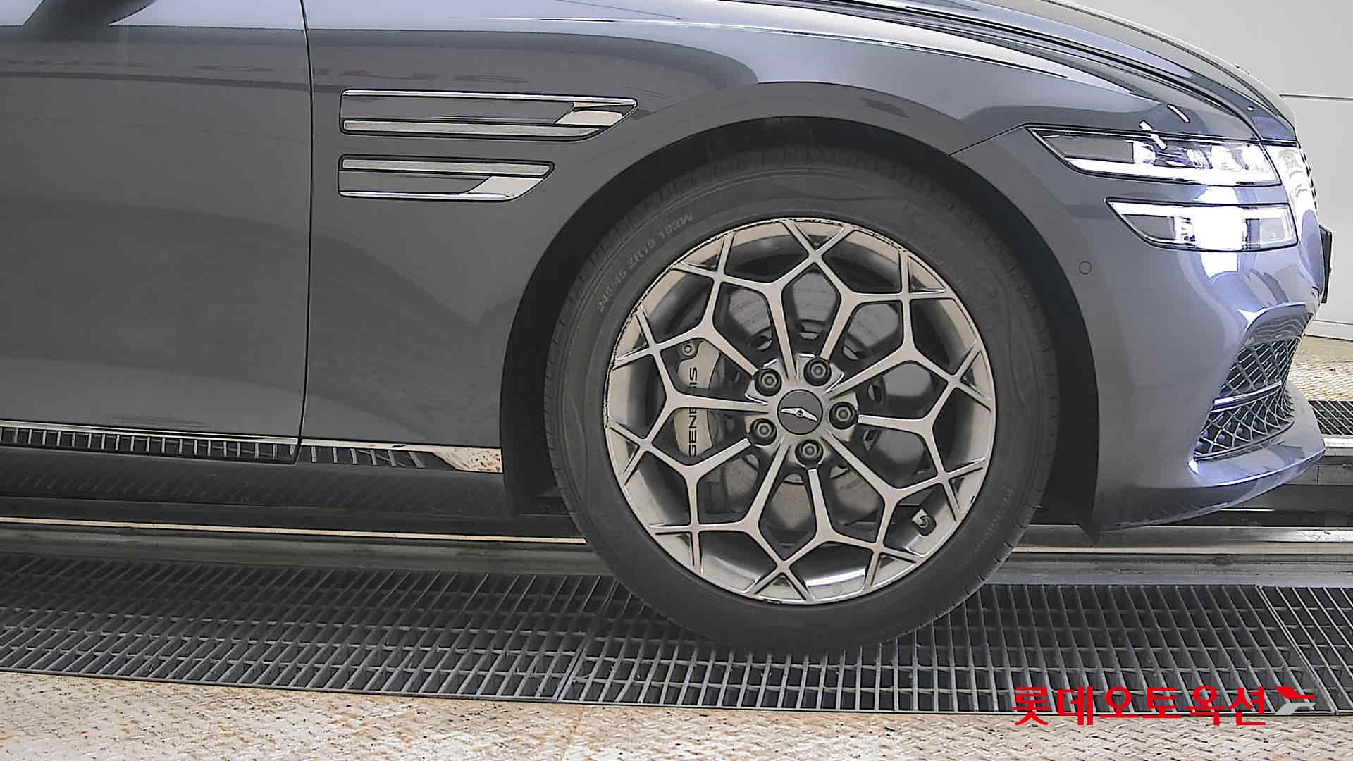 Genesis G80 - 27
