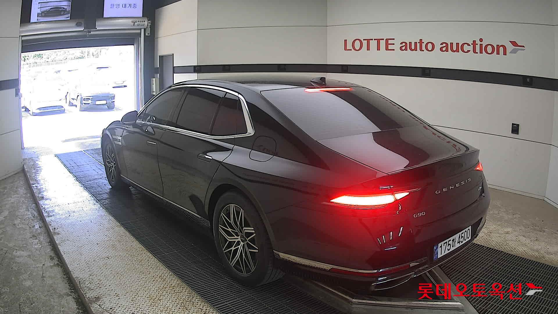 جينيسيس G90 - 4