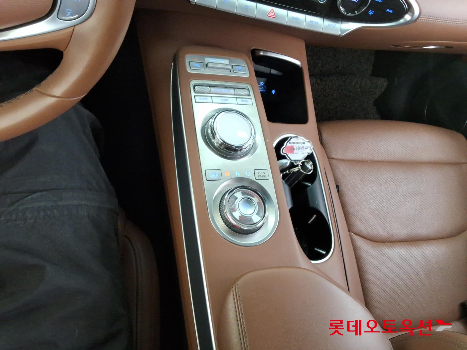 Genesis GV70 - 32
