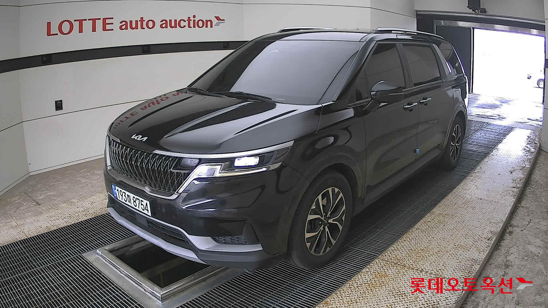 Kia Carnival - 3
