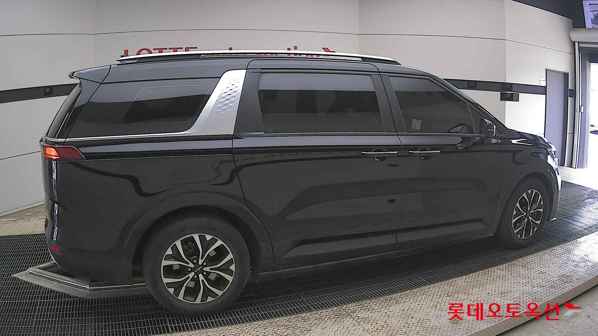 Kia Carnival - 20
