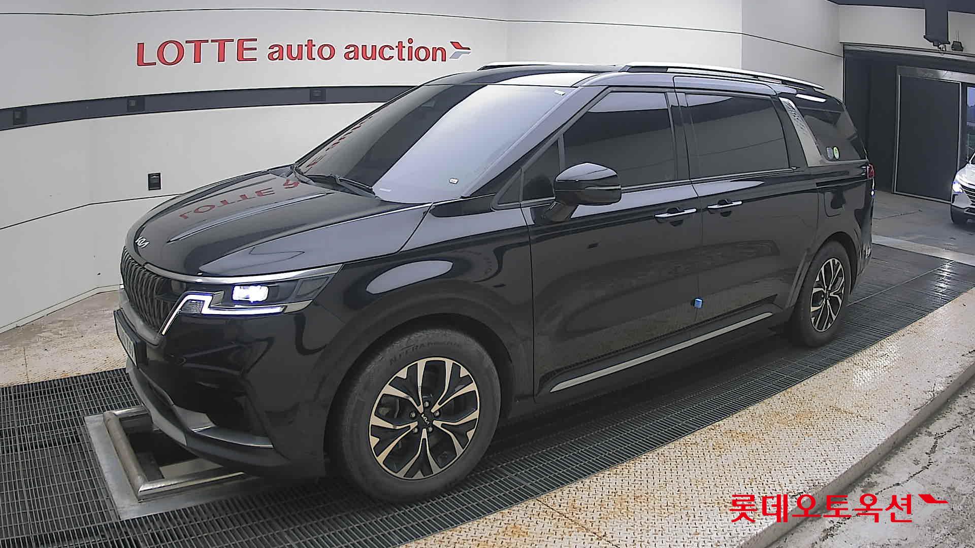 2023 - kia carnival