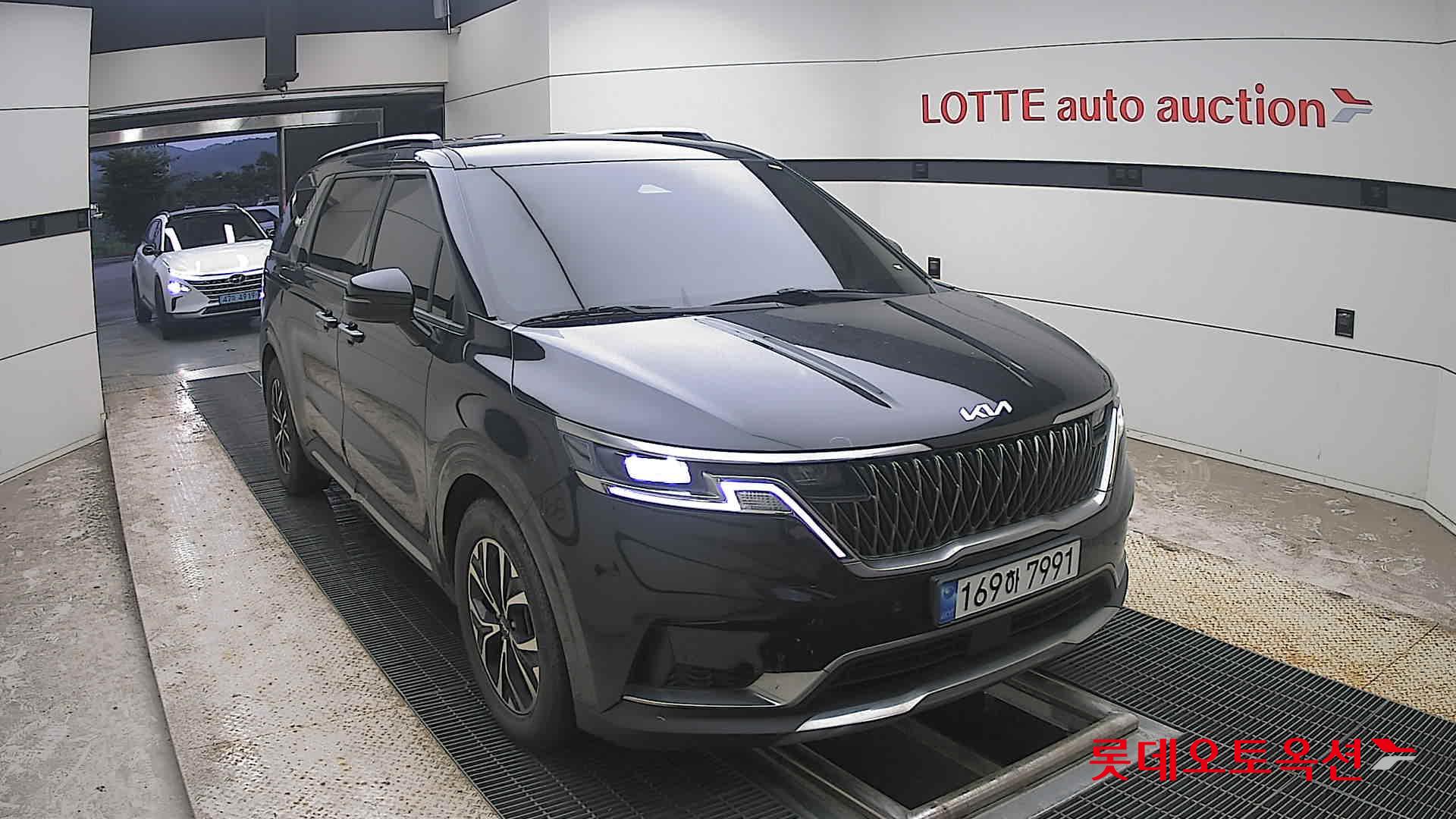 2023 - kia carnival