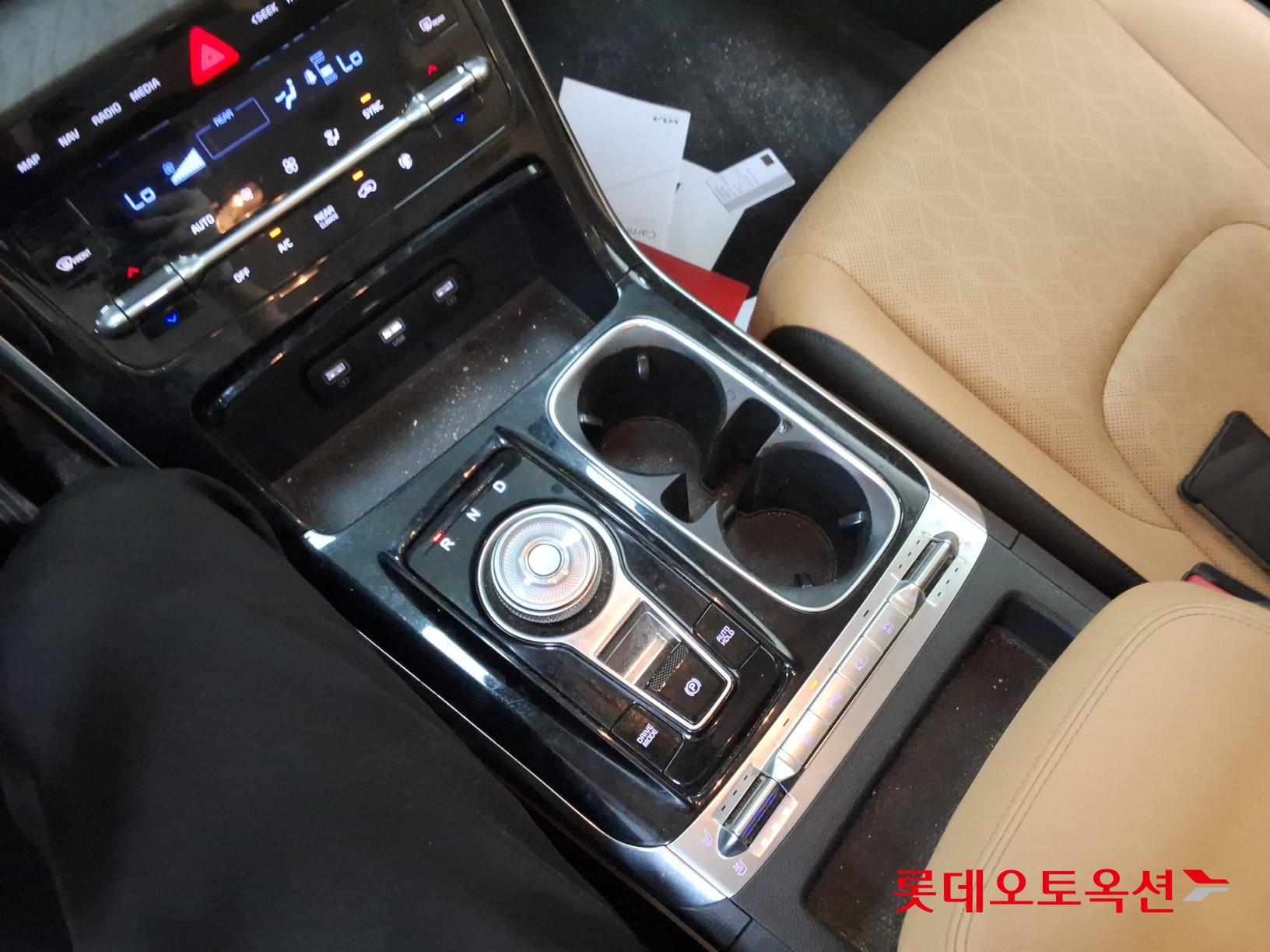 2023 - kia carnival