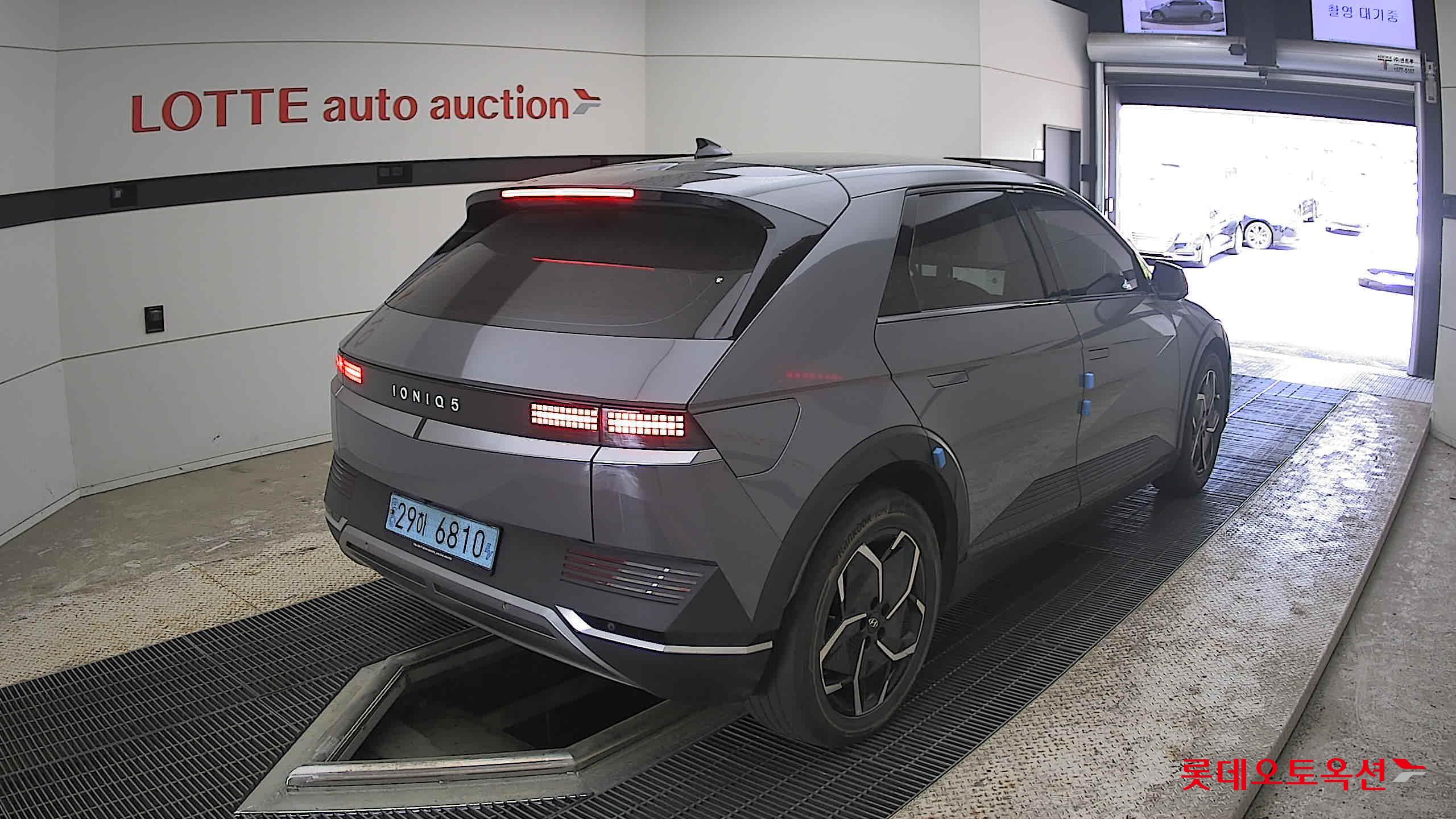Hyundai Ioniq 5 - 5