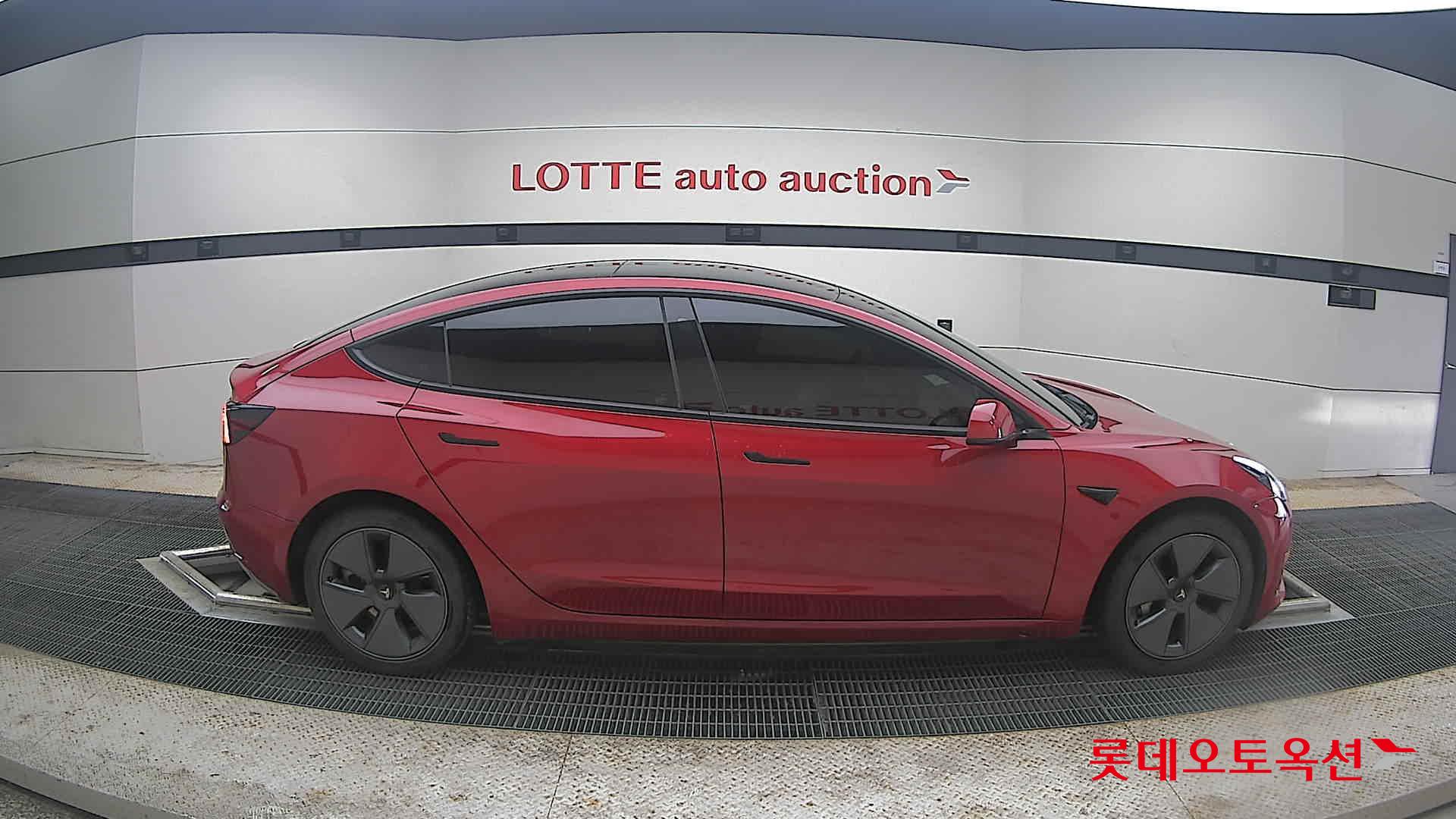 2022 - tesla model 3