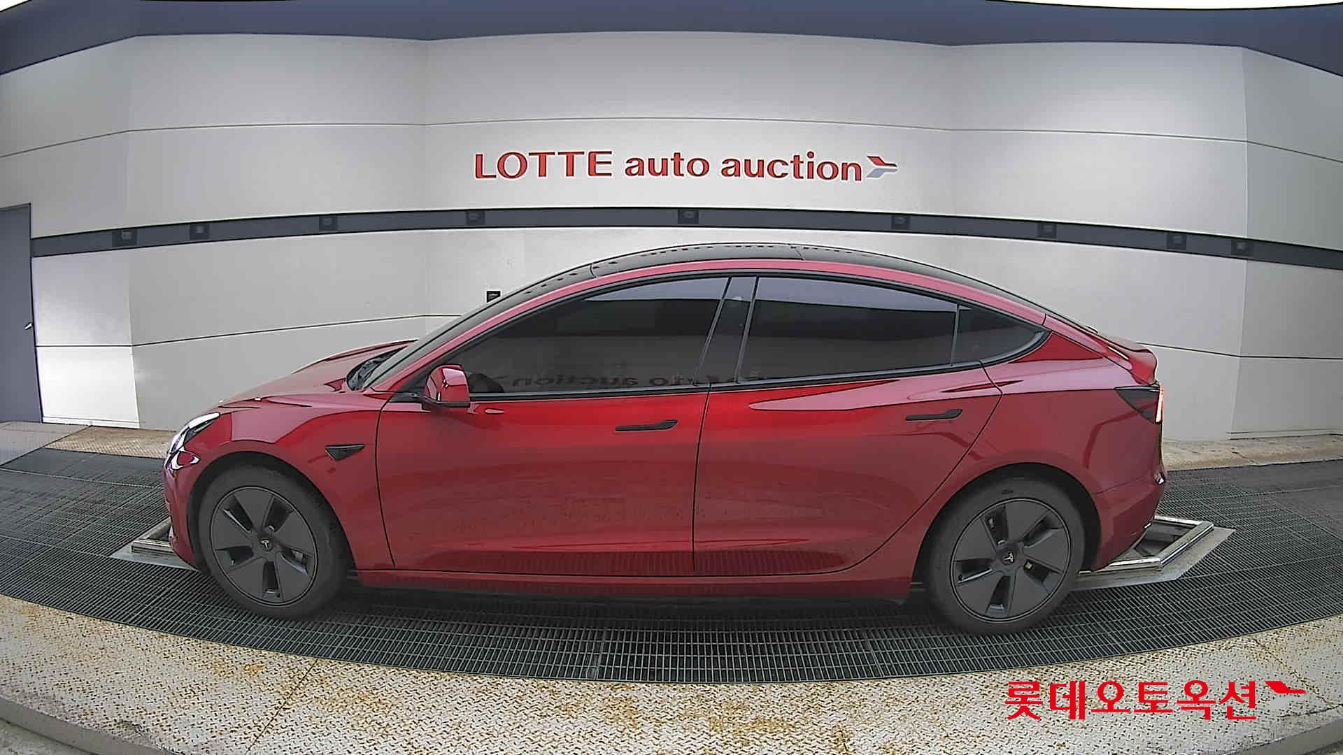 2022 - tesla model 3