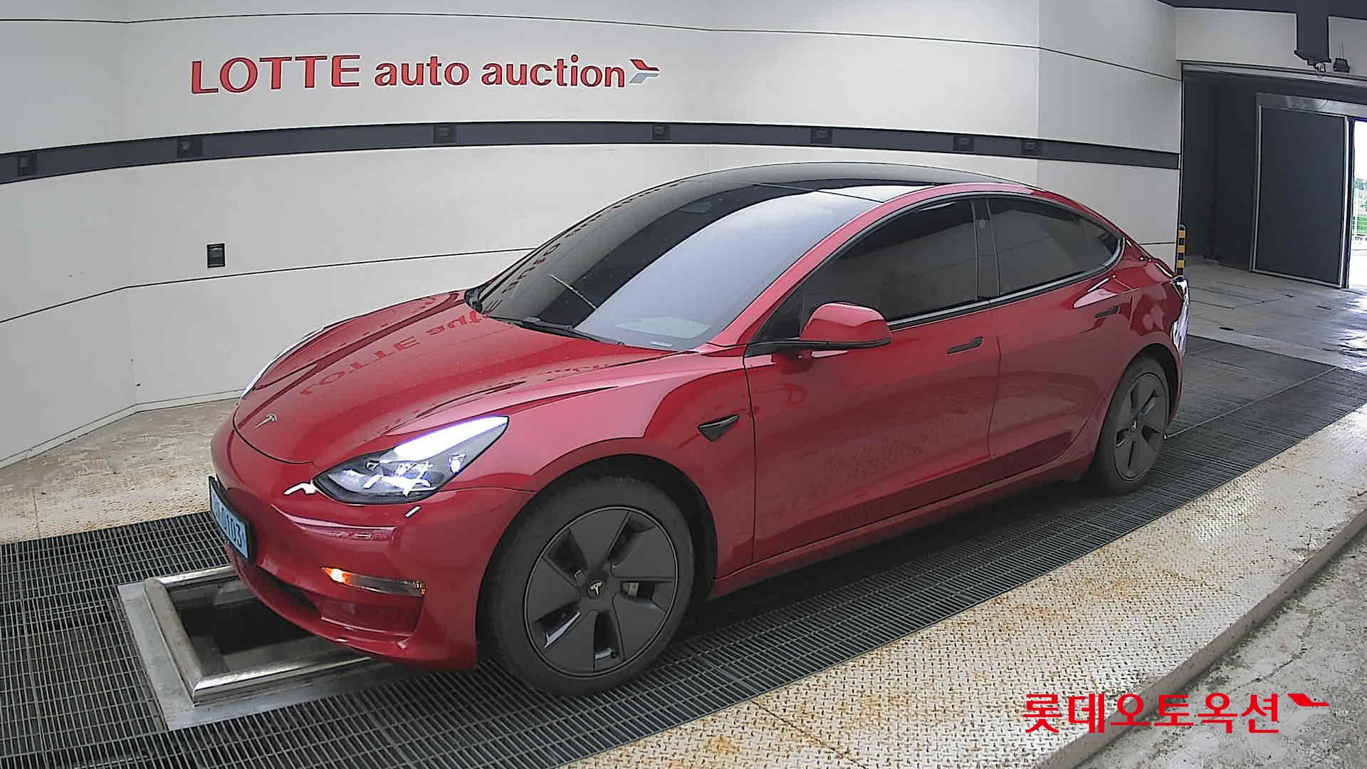 2022 - tesla model 3