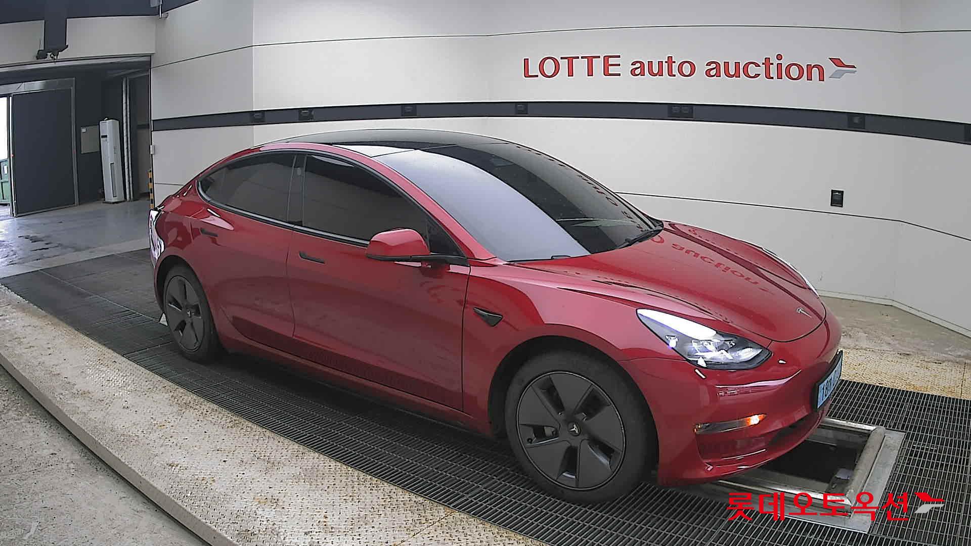 2022 - tesla model 3