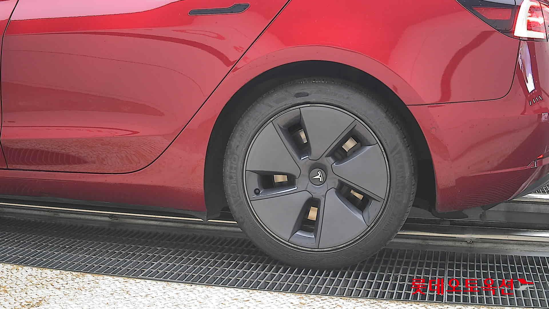 2022 - tesla model 3