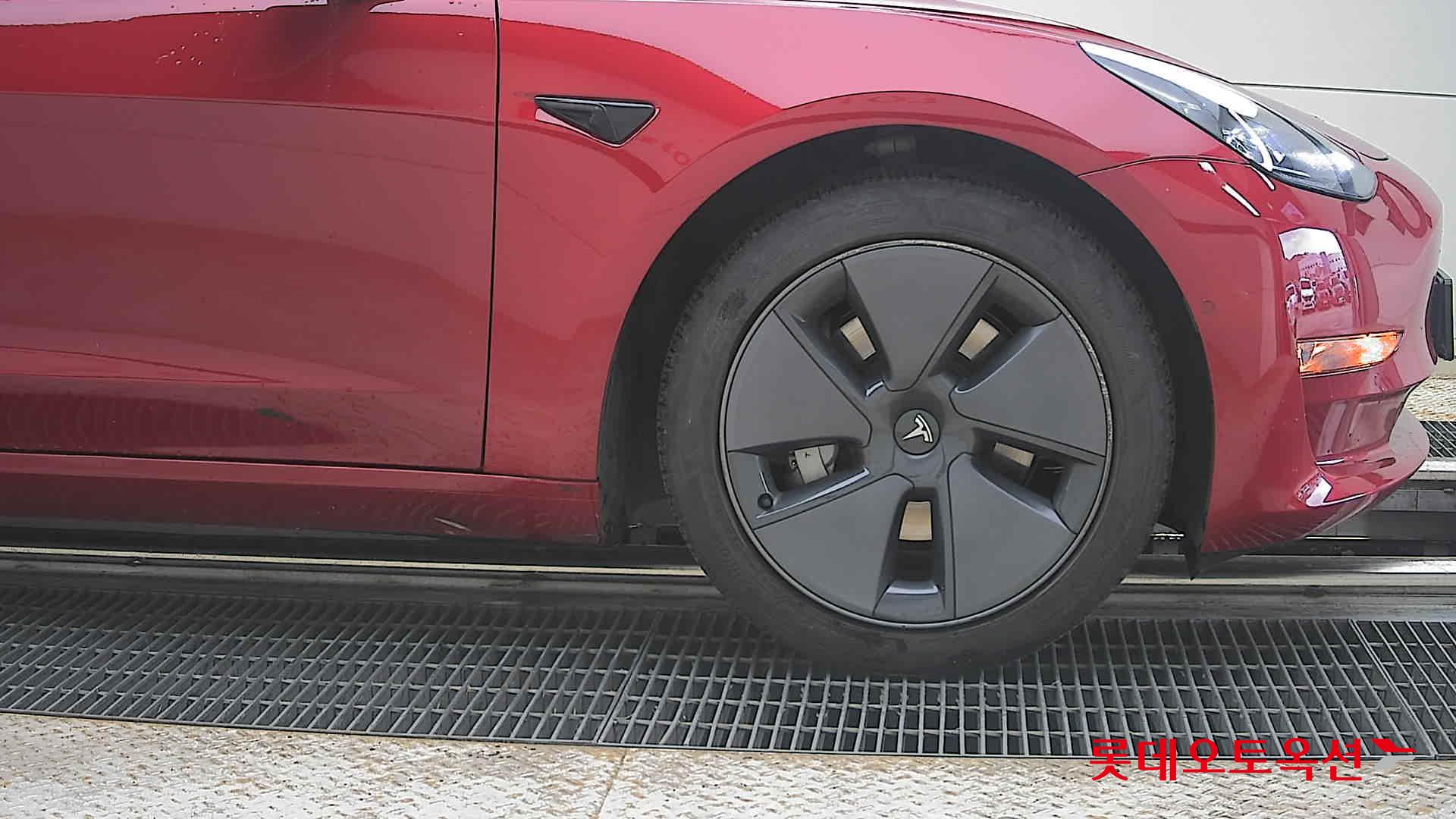 2022 - tesla model 3