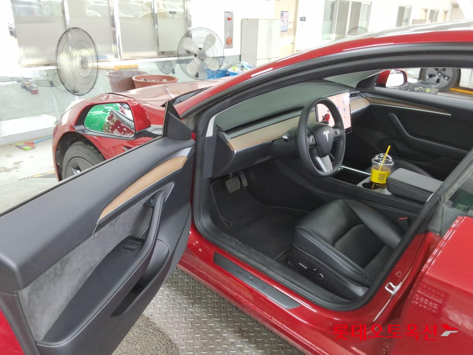 2022 - tesla model 3
