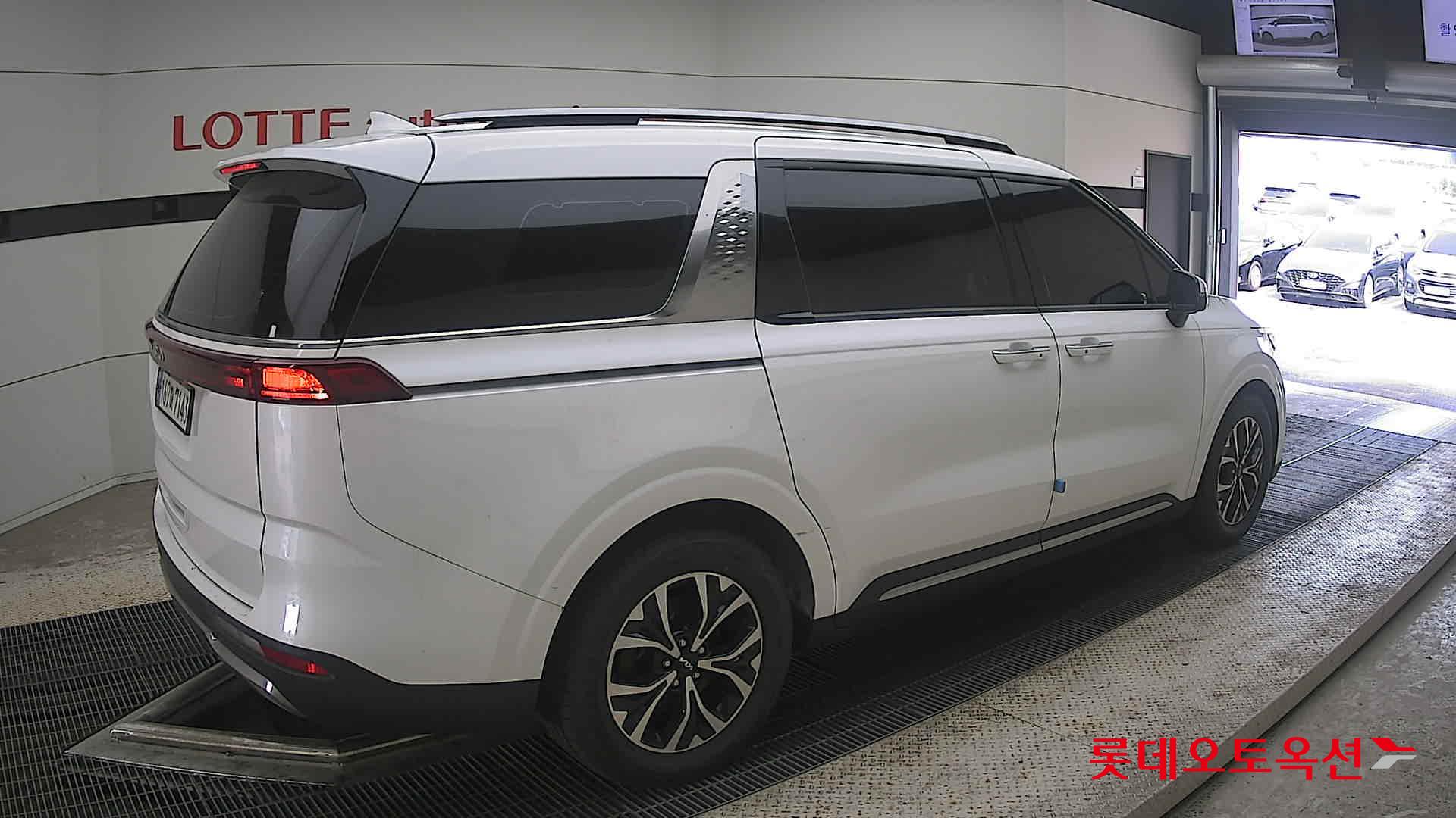 2023 - kia carnival