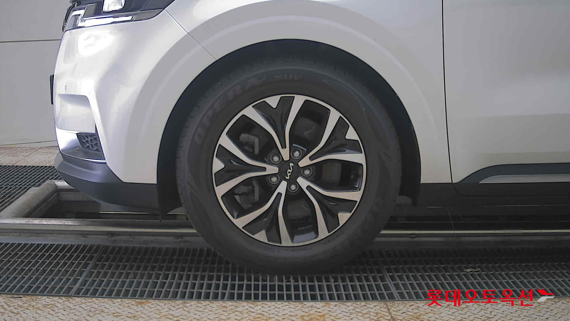 2023 - kia carnival