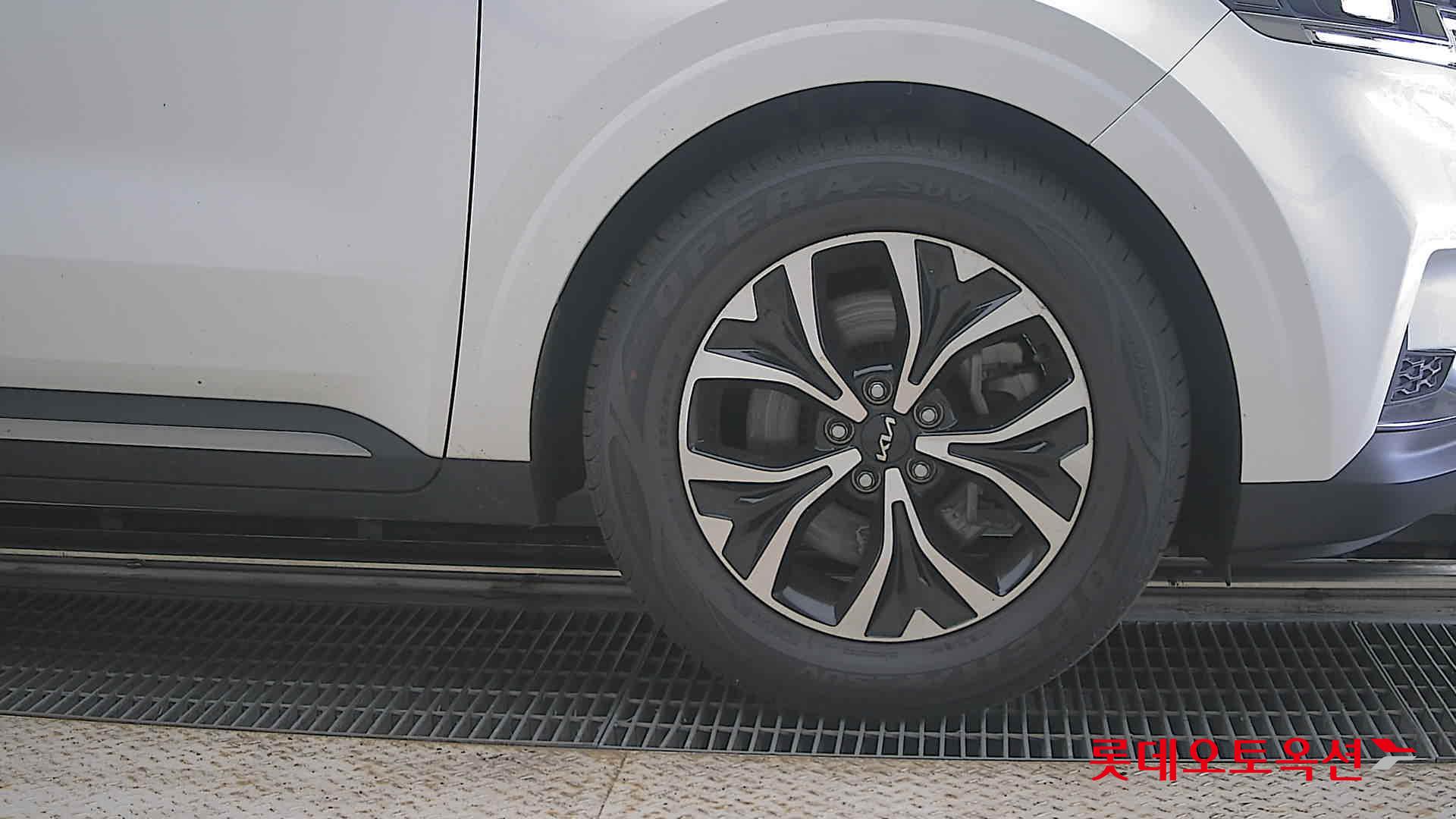 2023 - kia carnival