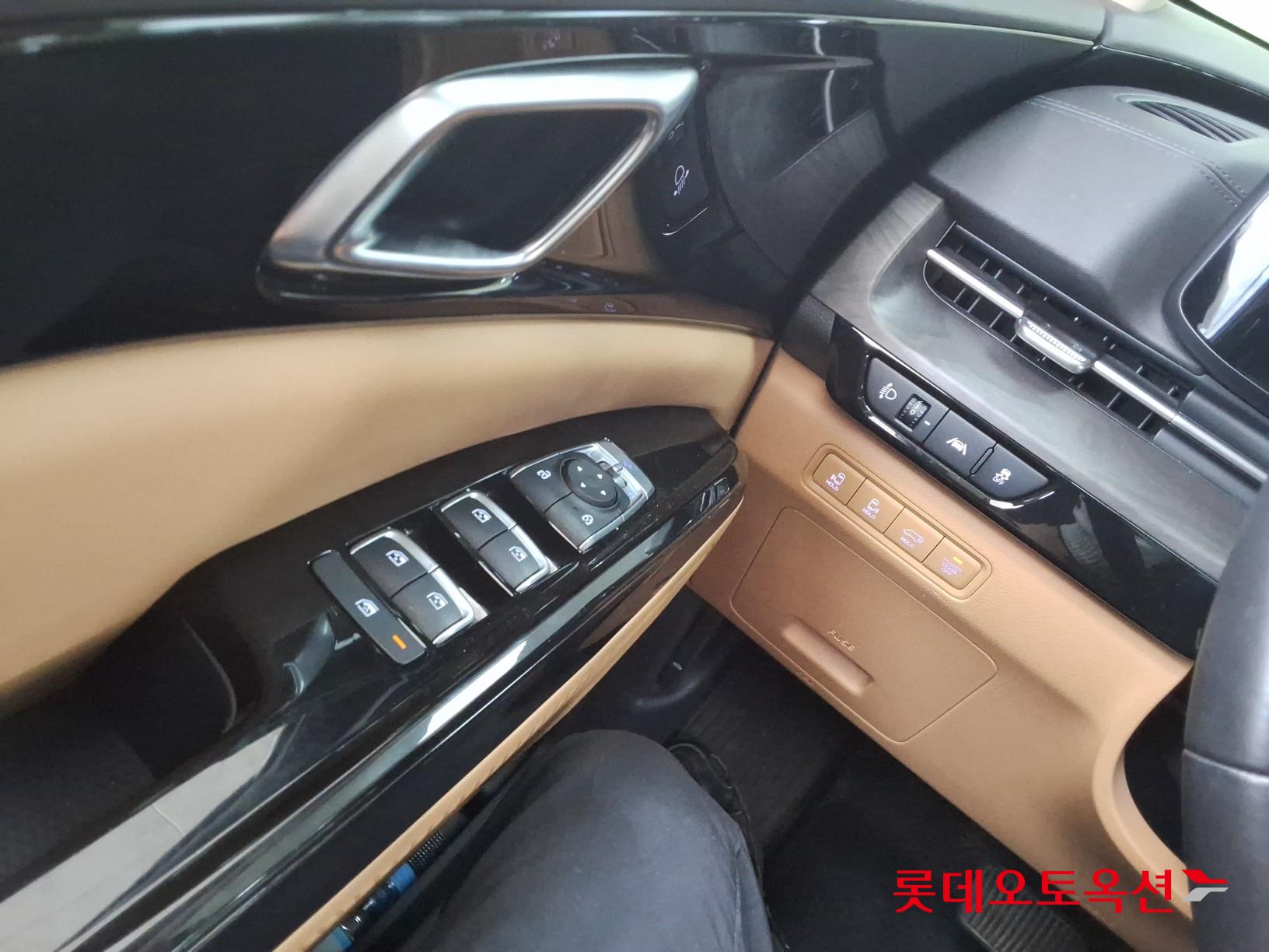 2023 - kia carnival