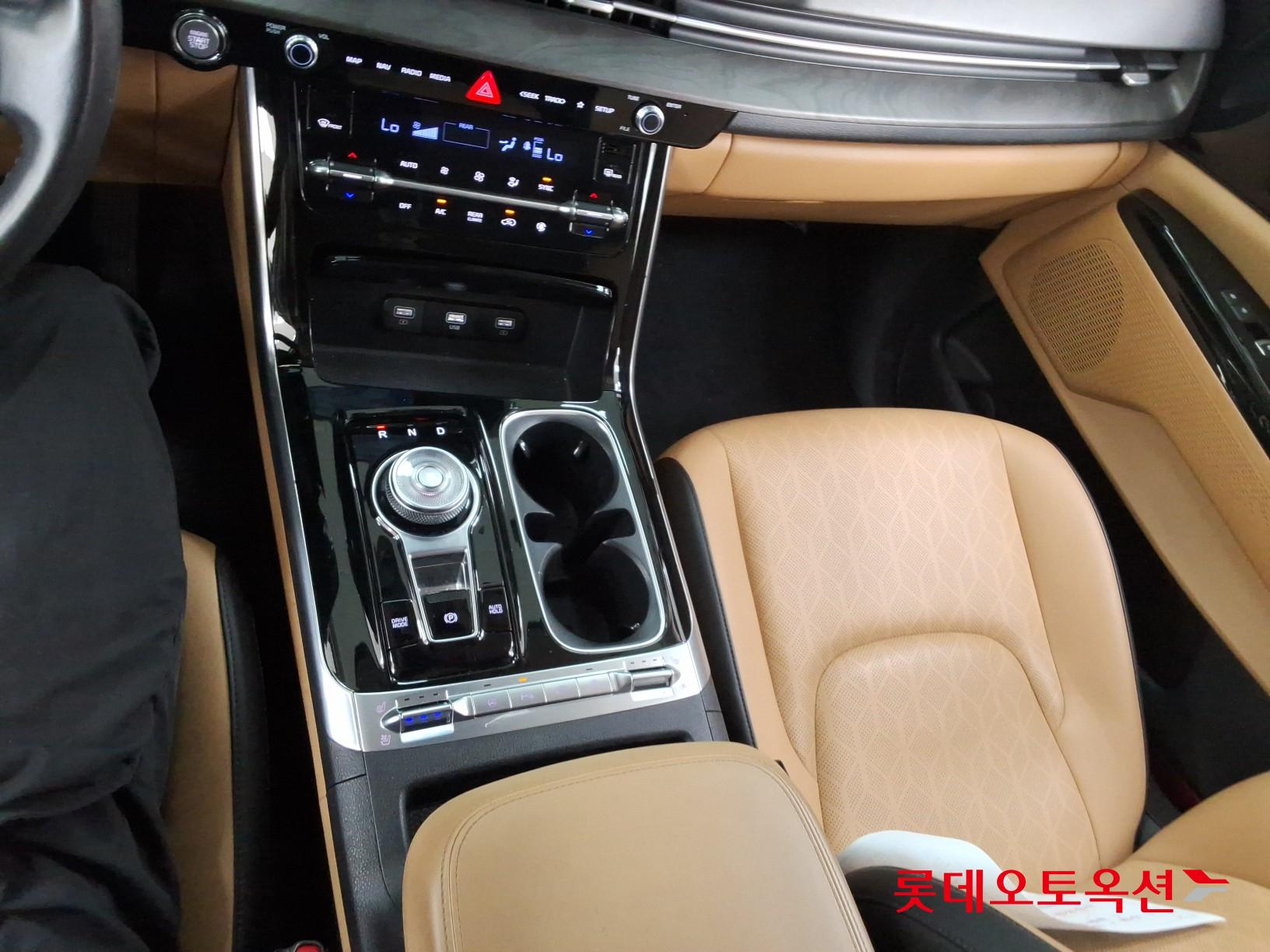 2023 - kia carnival