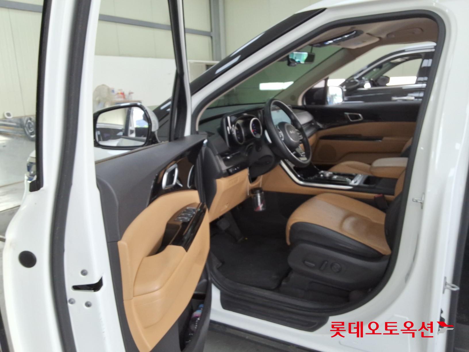 2023 - kia carnival