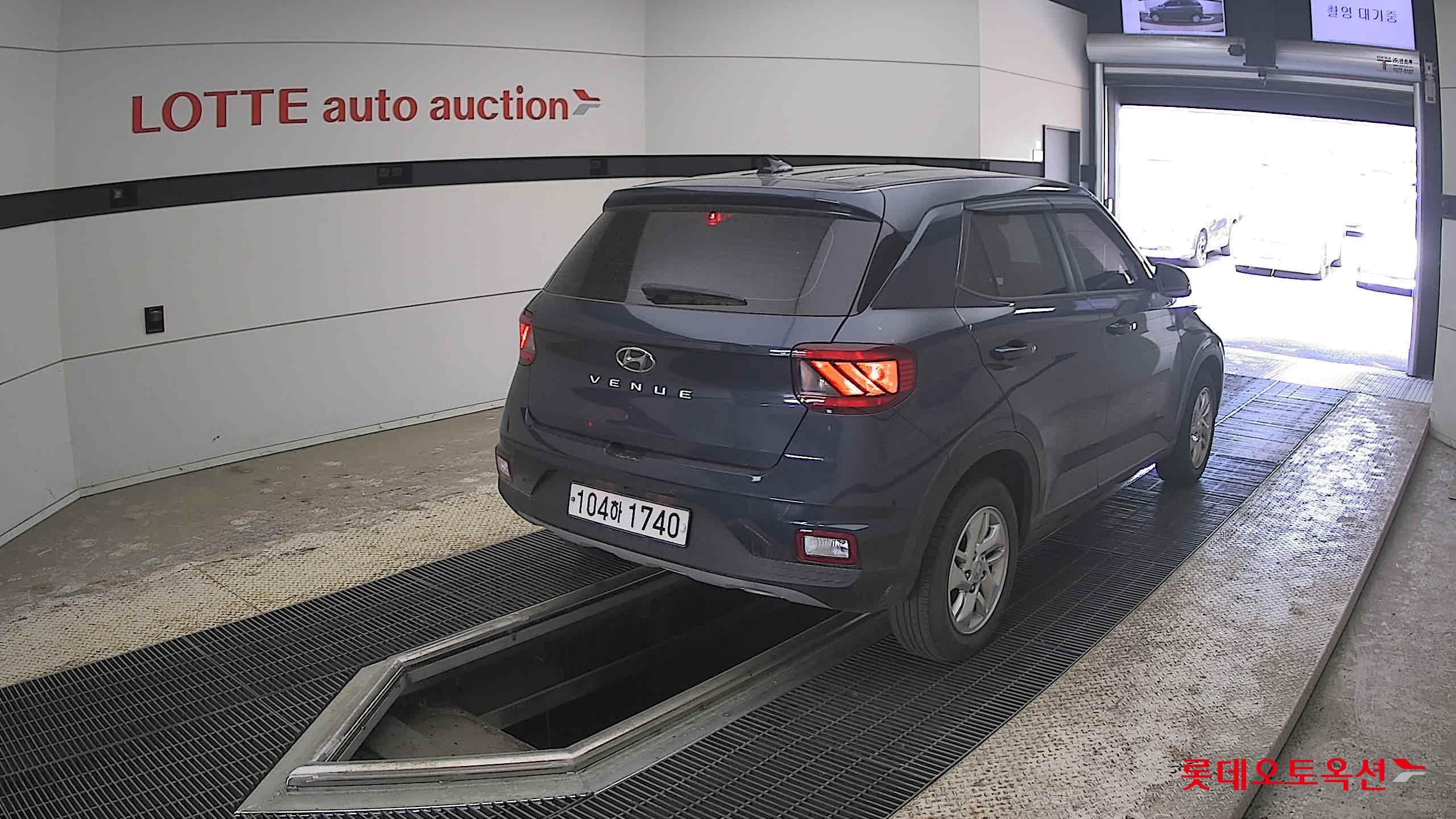 Hyundai Venue - 5