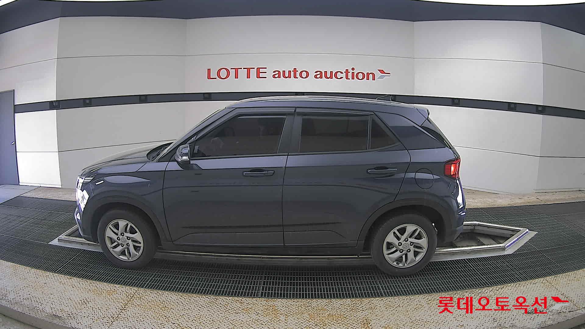 Hyundai Venue - 13