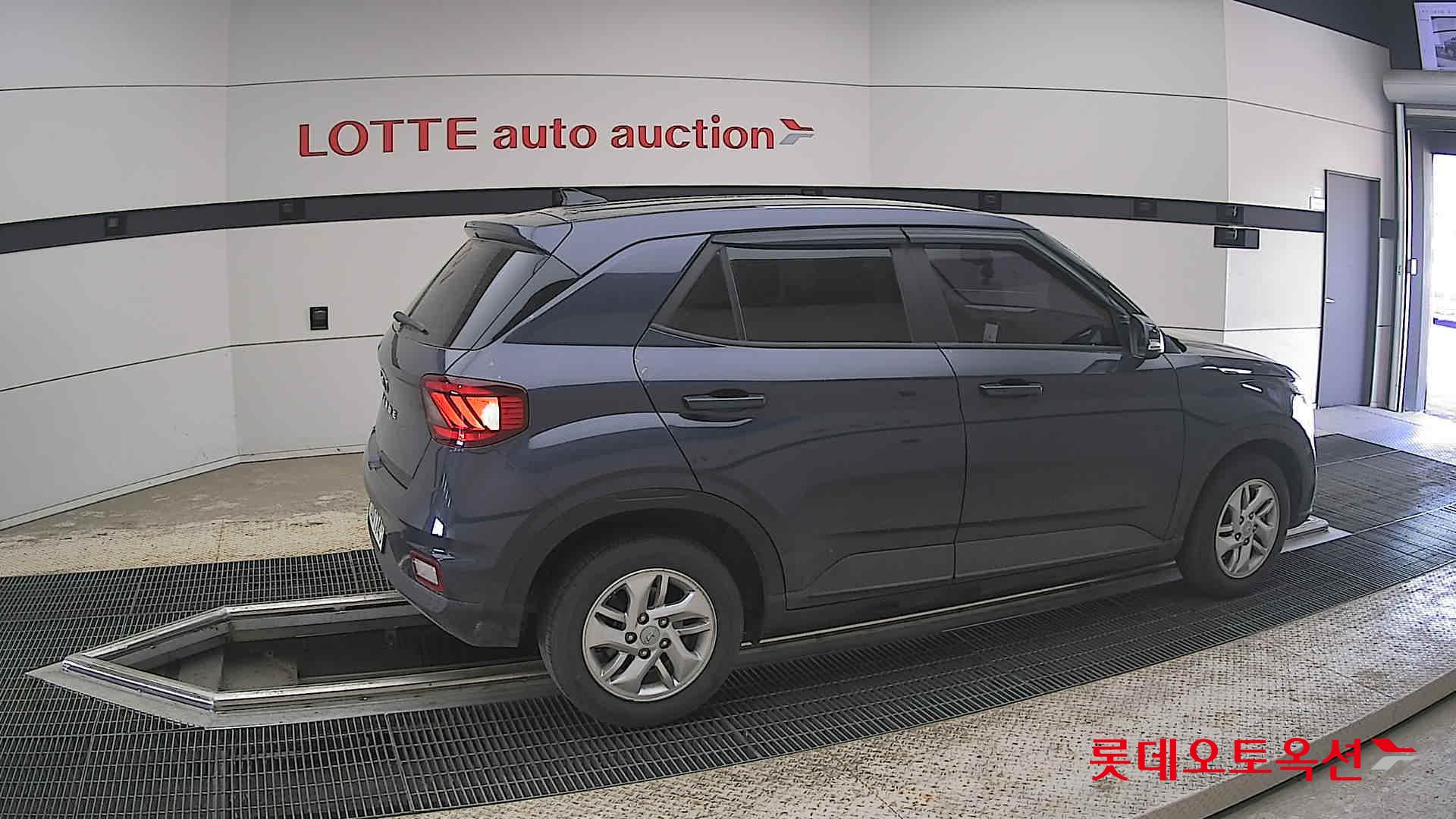 Hyundai Venue - 20