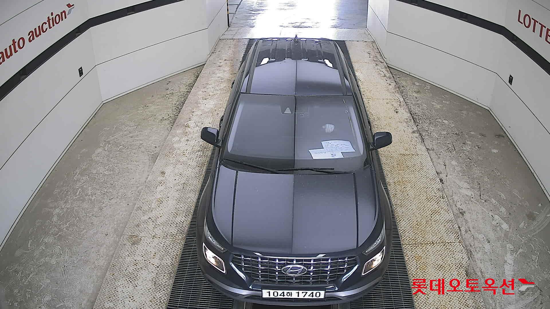 Hyundai Venue - 7