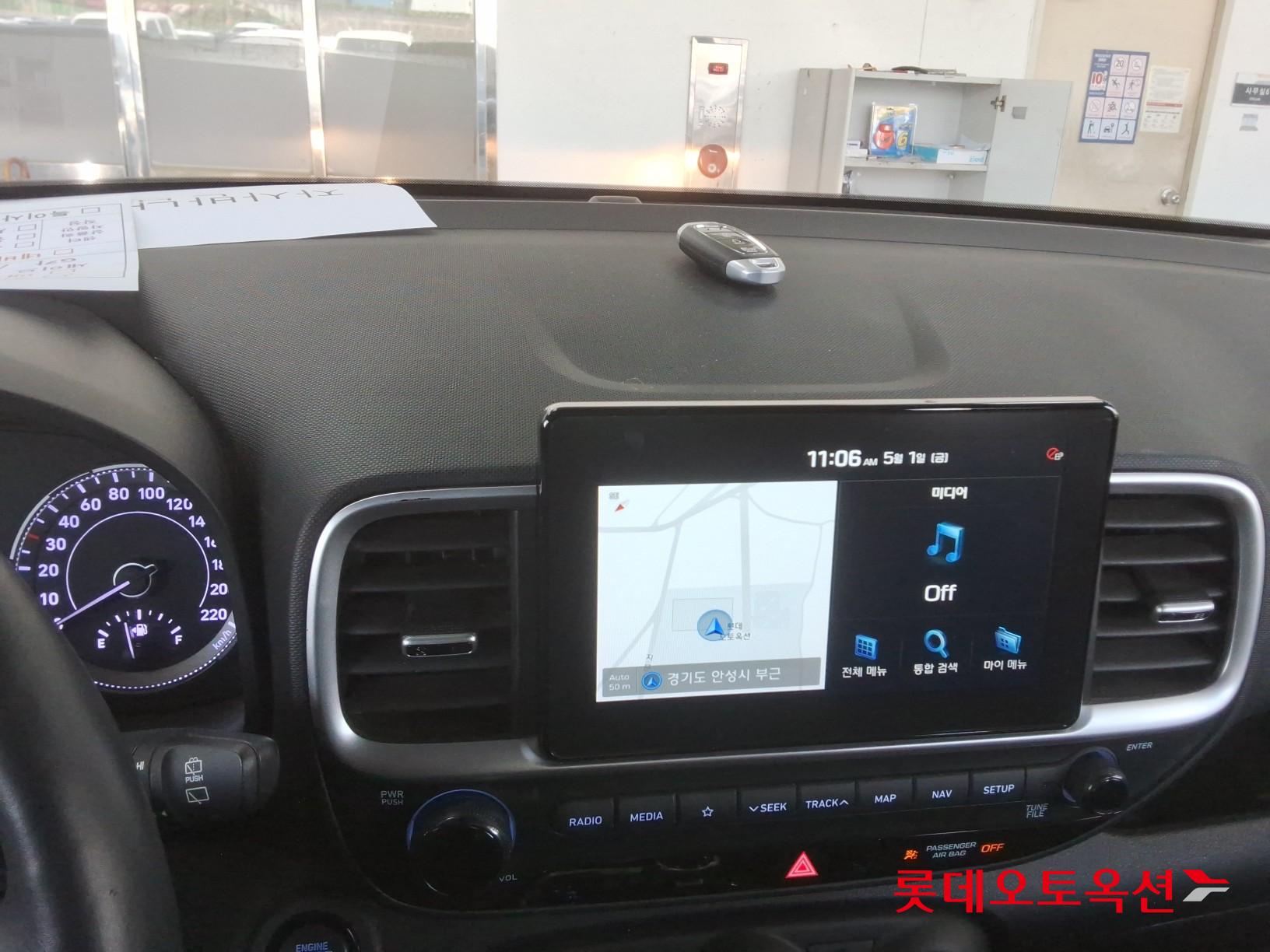Hyundai Venue - 31