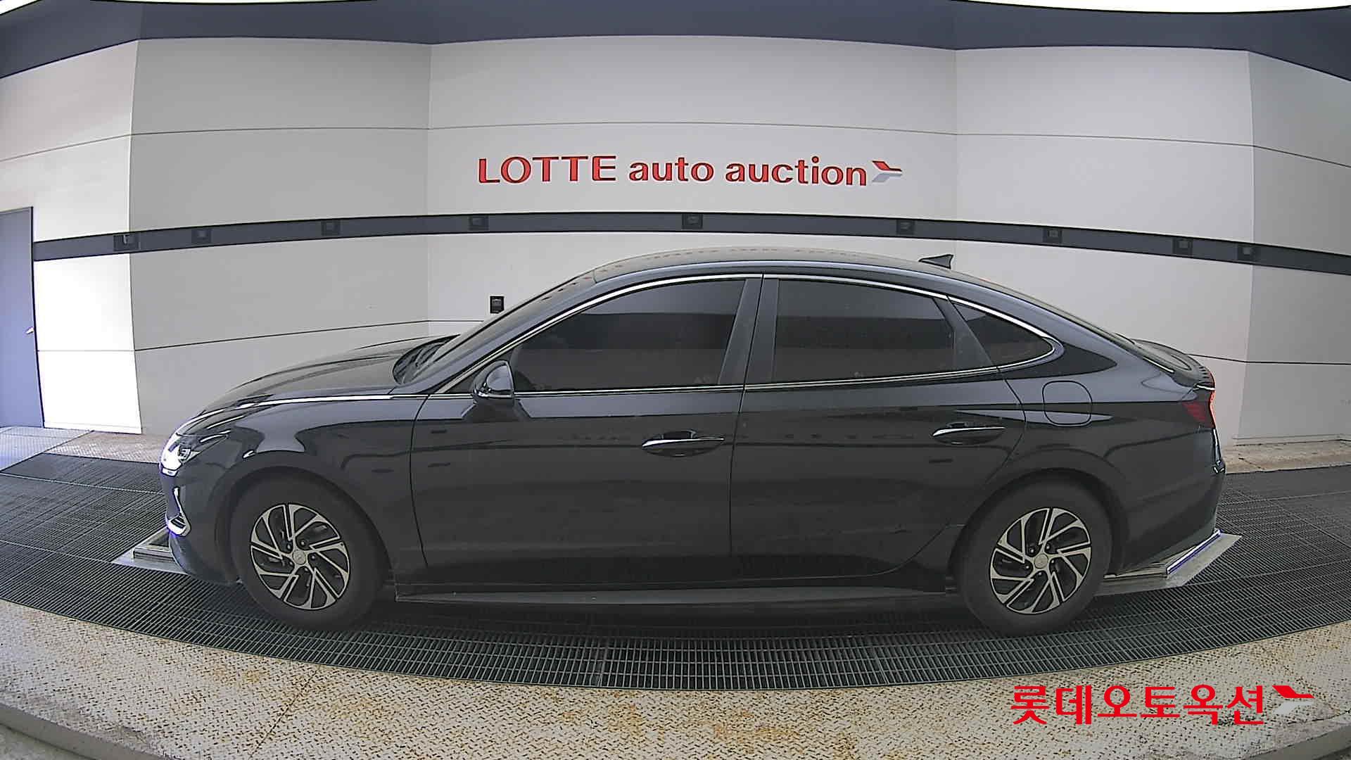 Hyundai Sonata 2021 - Image 13