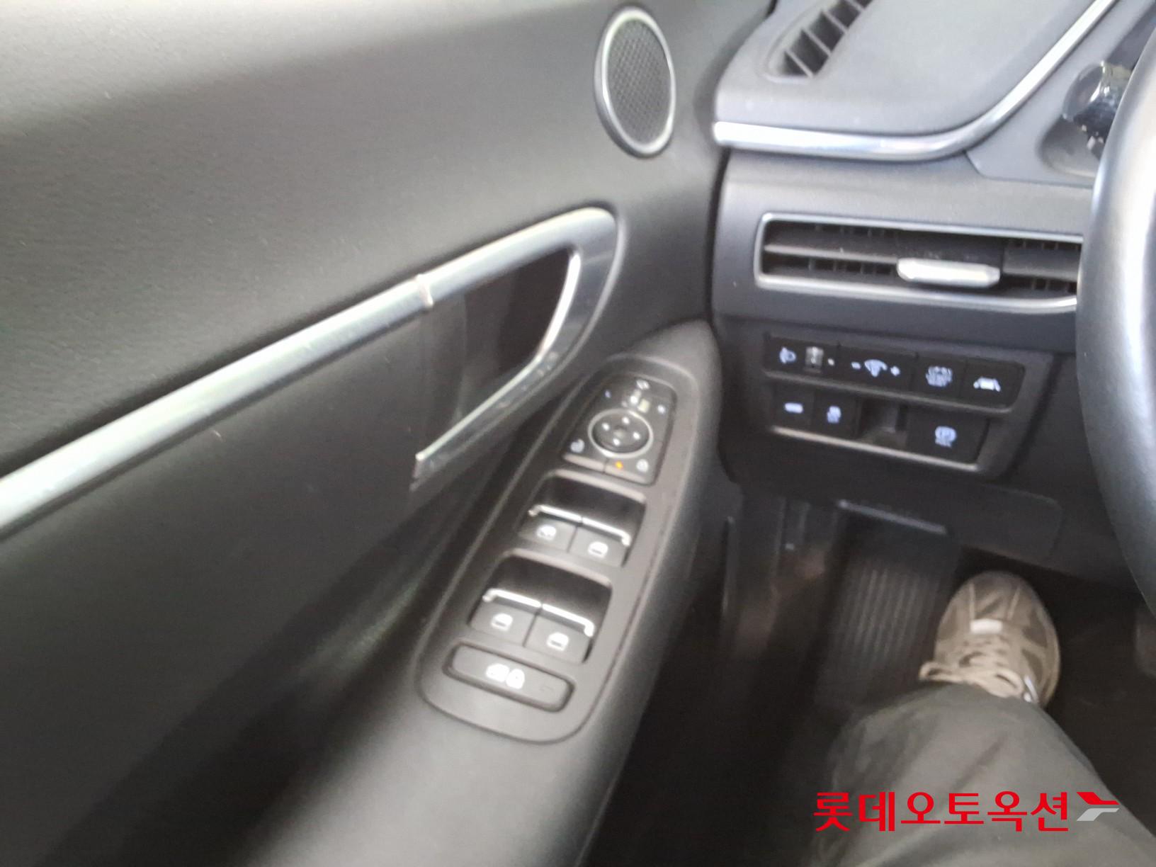Hyundai Sonata 2021 - Image 29