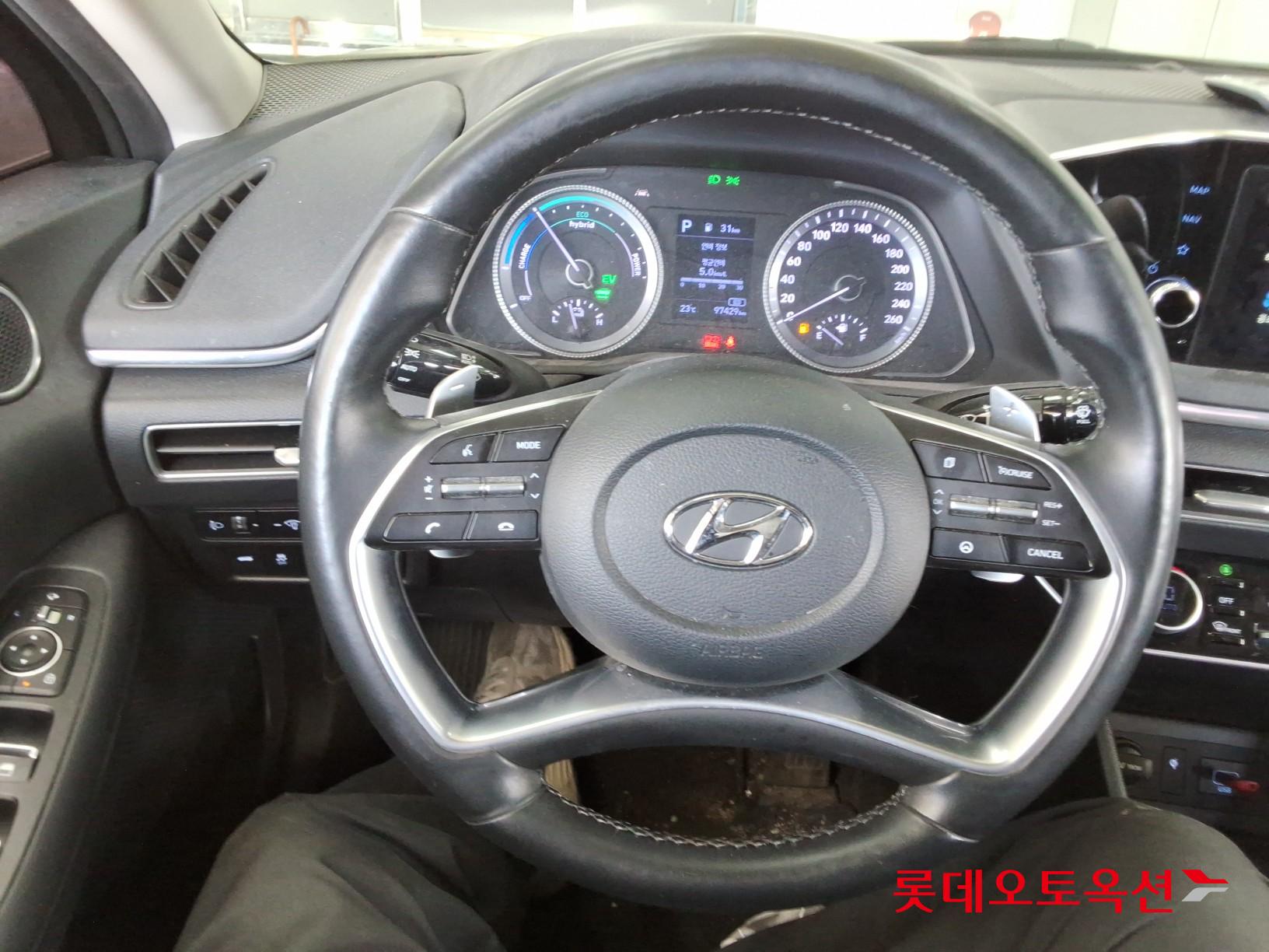 Hyundai Sonata 2021 - Image 30