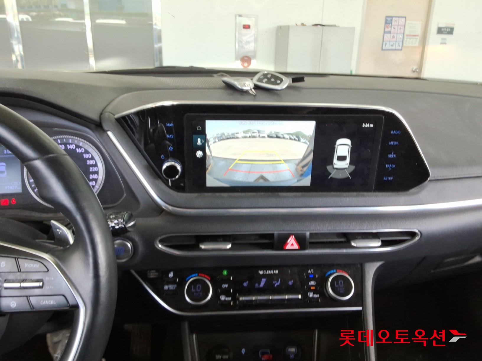 Hyundai Sonata 2021 - Image 32