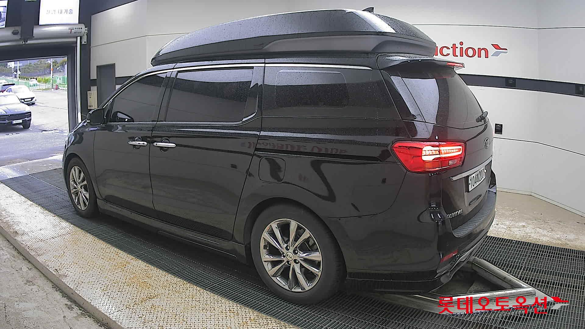 Kia New Carnival - 15