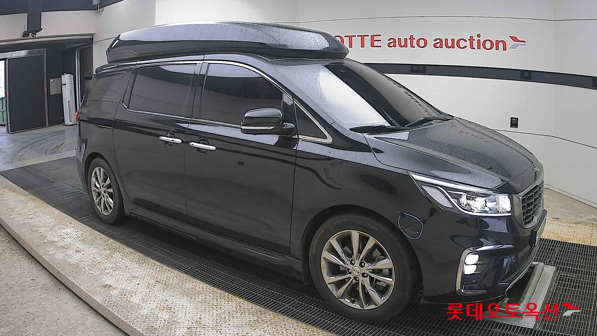 Kia New Carnival - 23