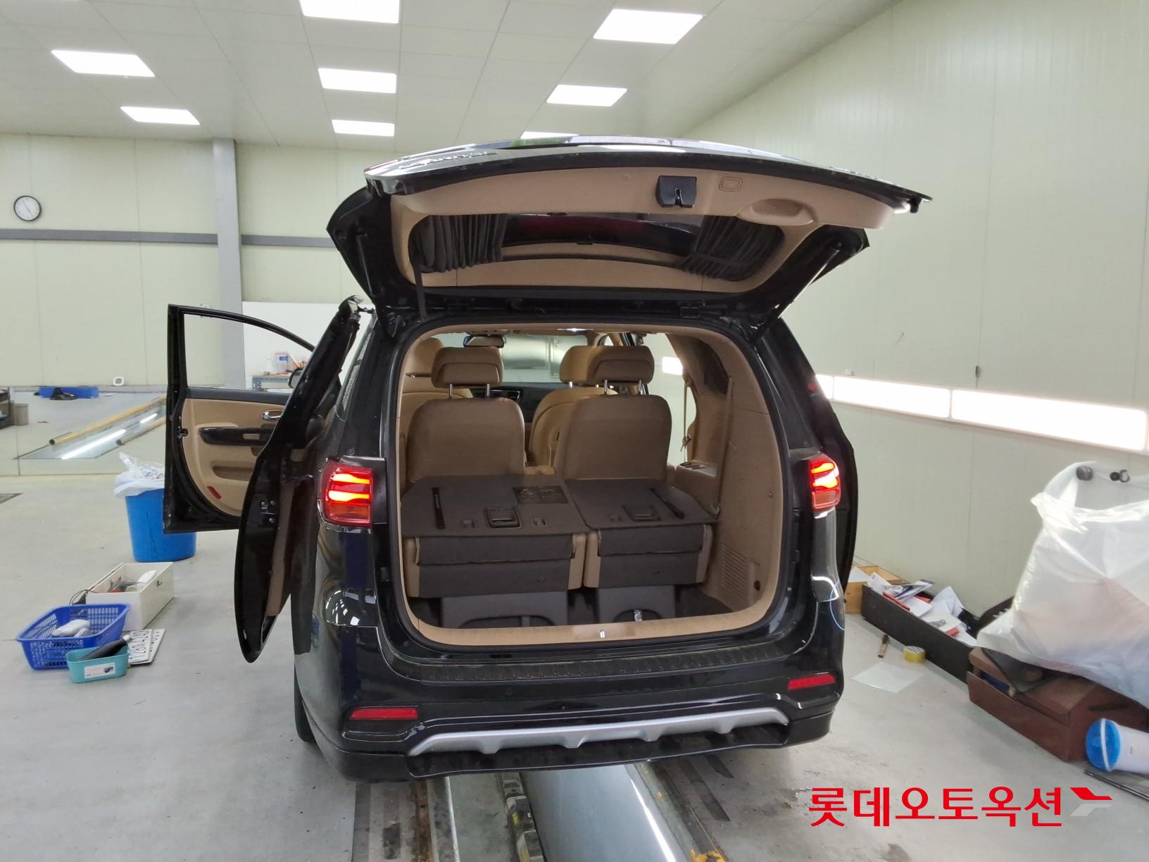 Kia New Carnival - 9