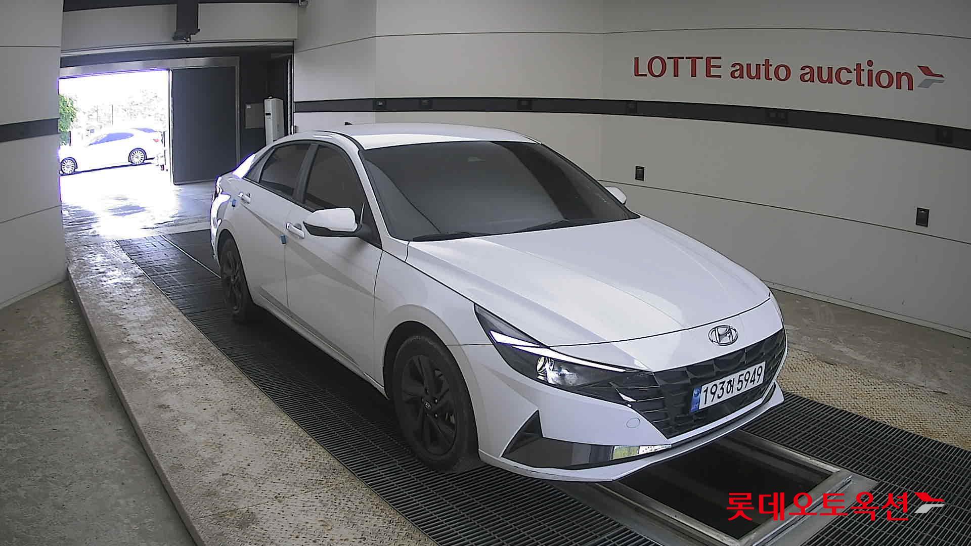 Hyundai Elantra - 6