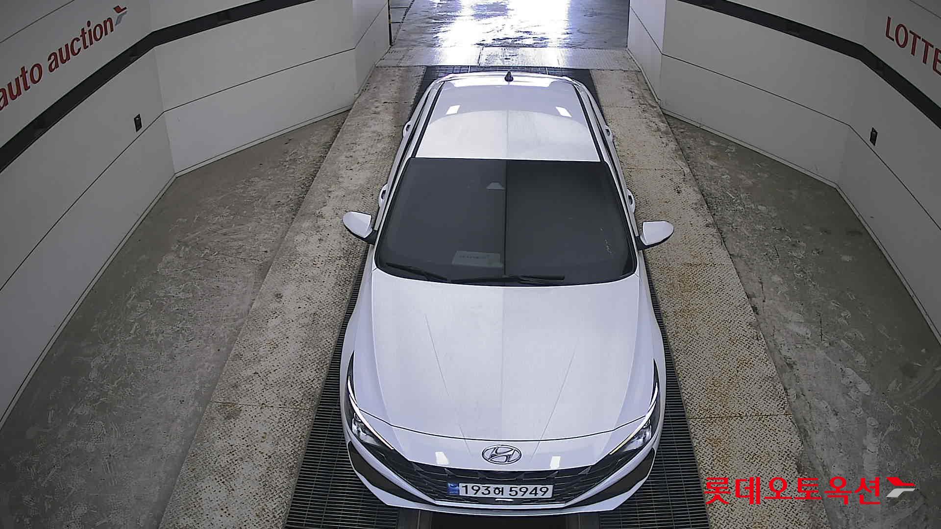 Hyundai Elantra - 7