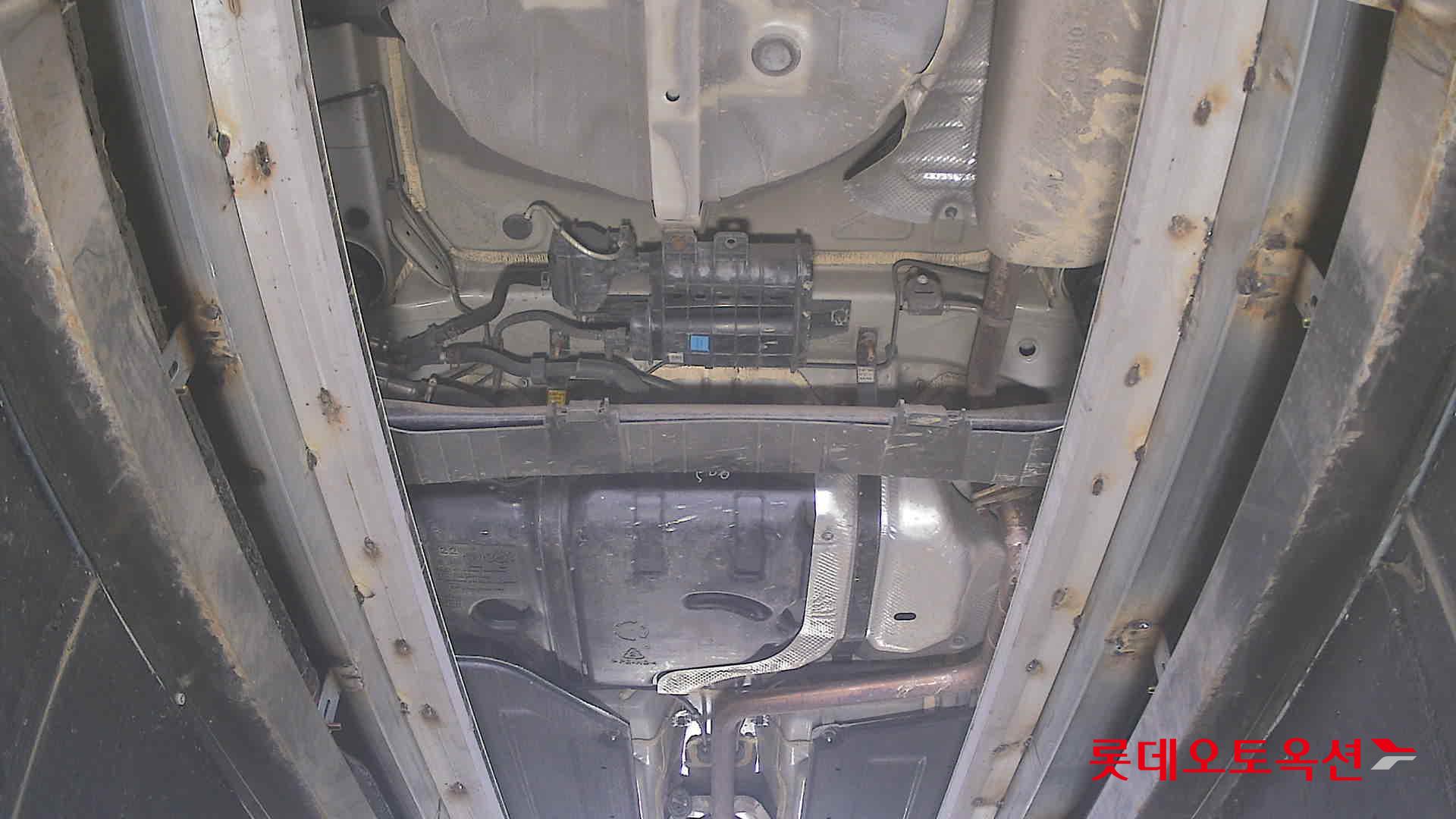 Hyundai Elantra - 2
