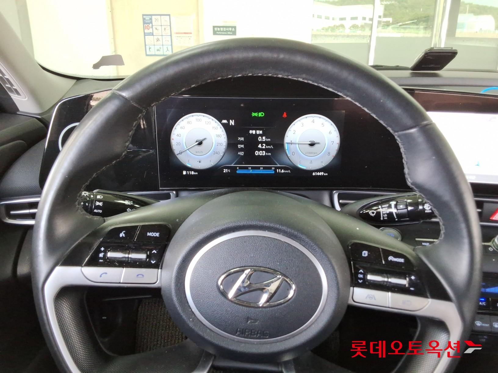Hyundai Elantra - 30