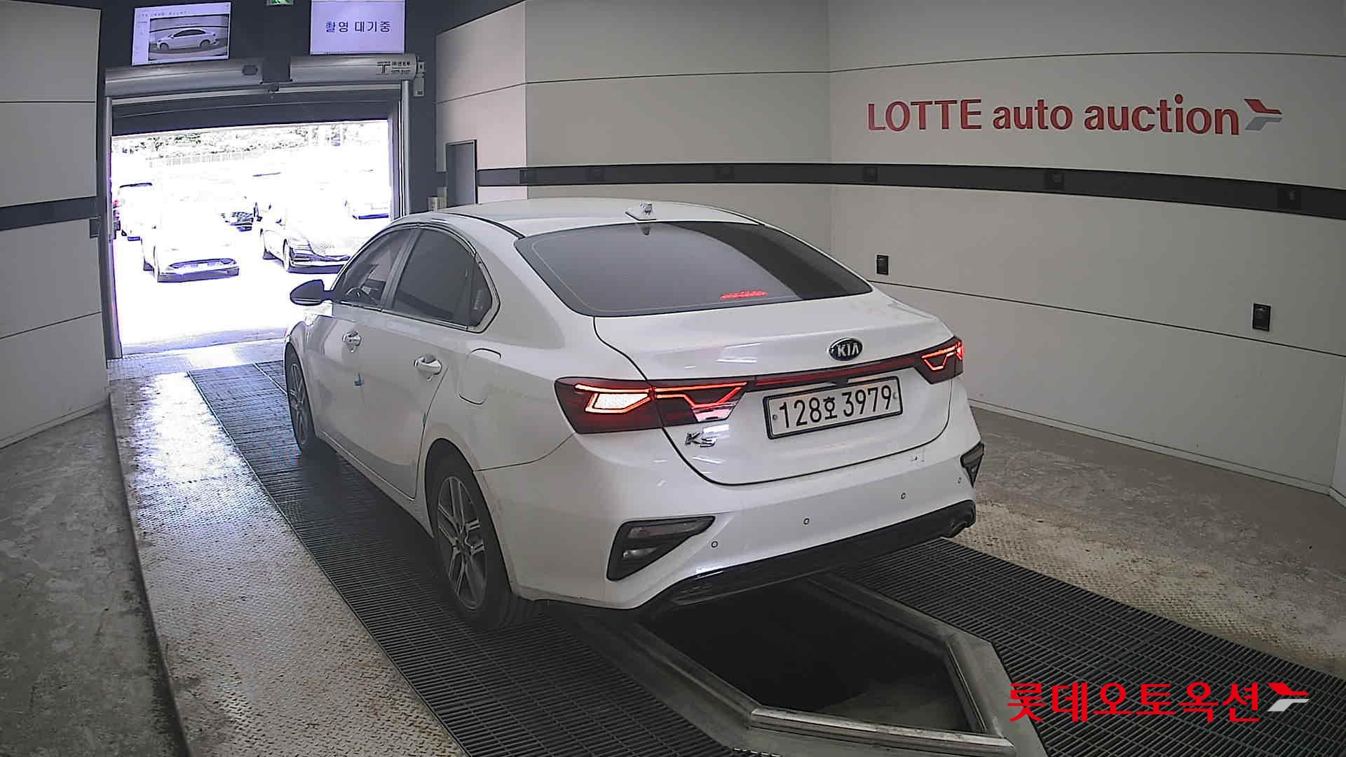 Kia K3 - 16