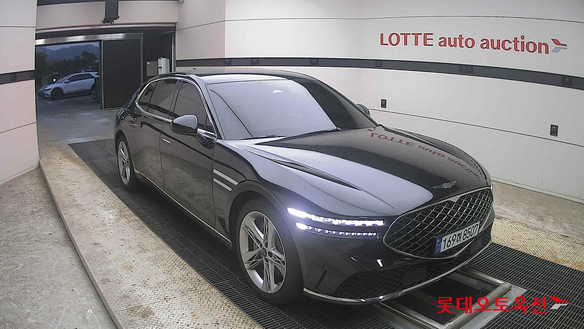 2022 - genesis g90