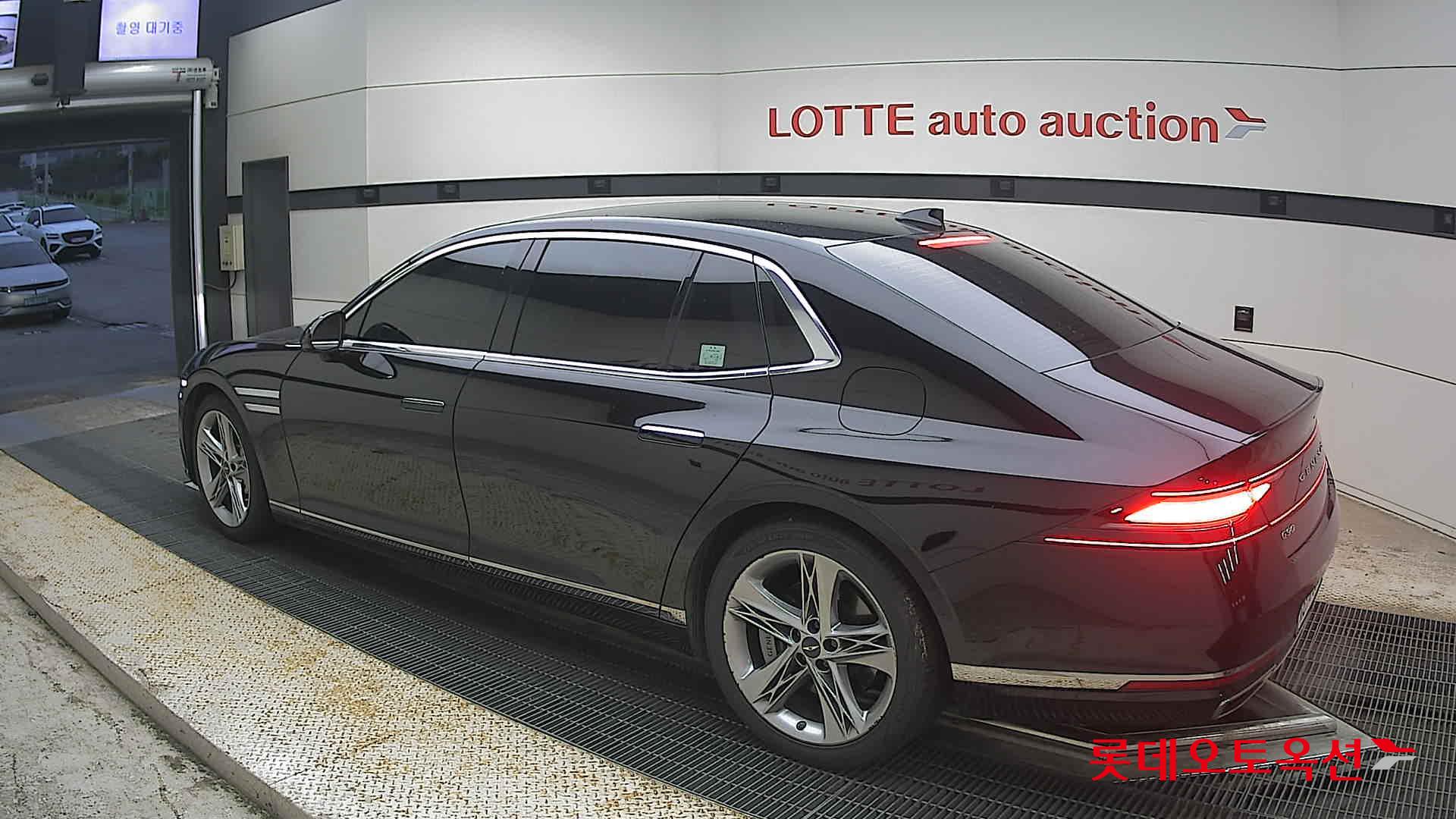 2022 - genesis g90
