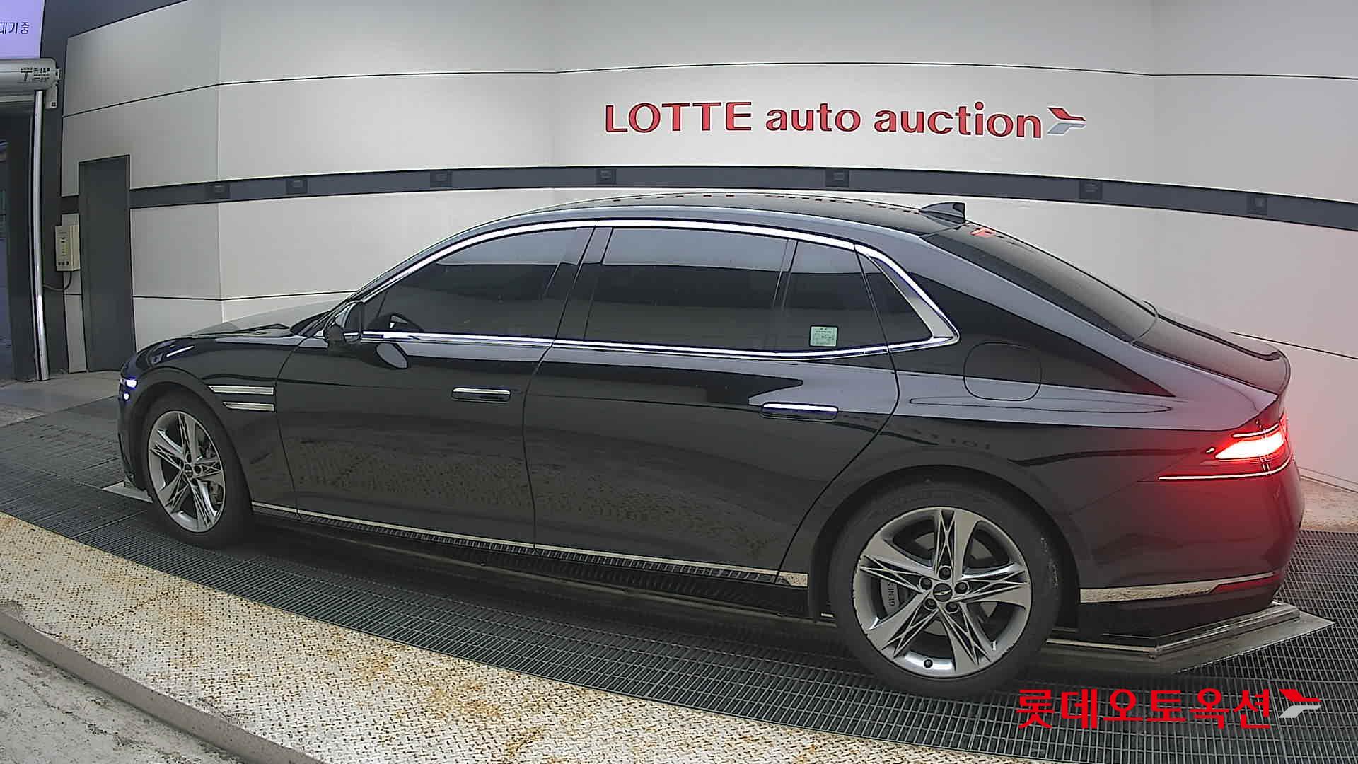 2022 - genesis g90